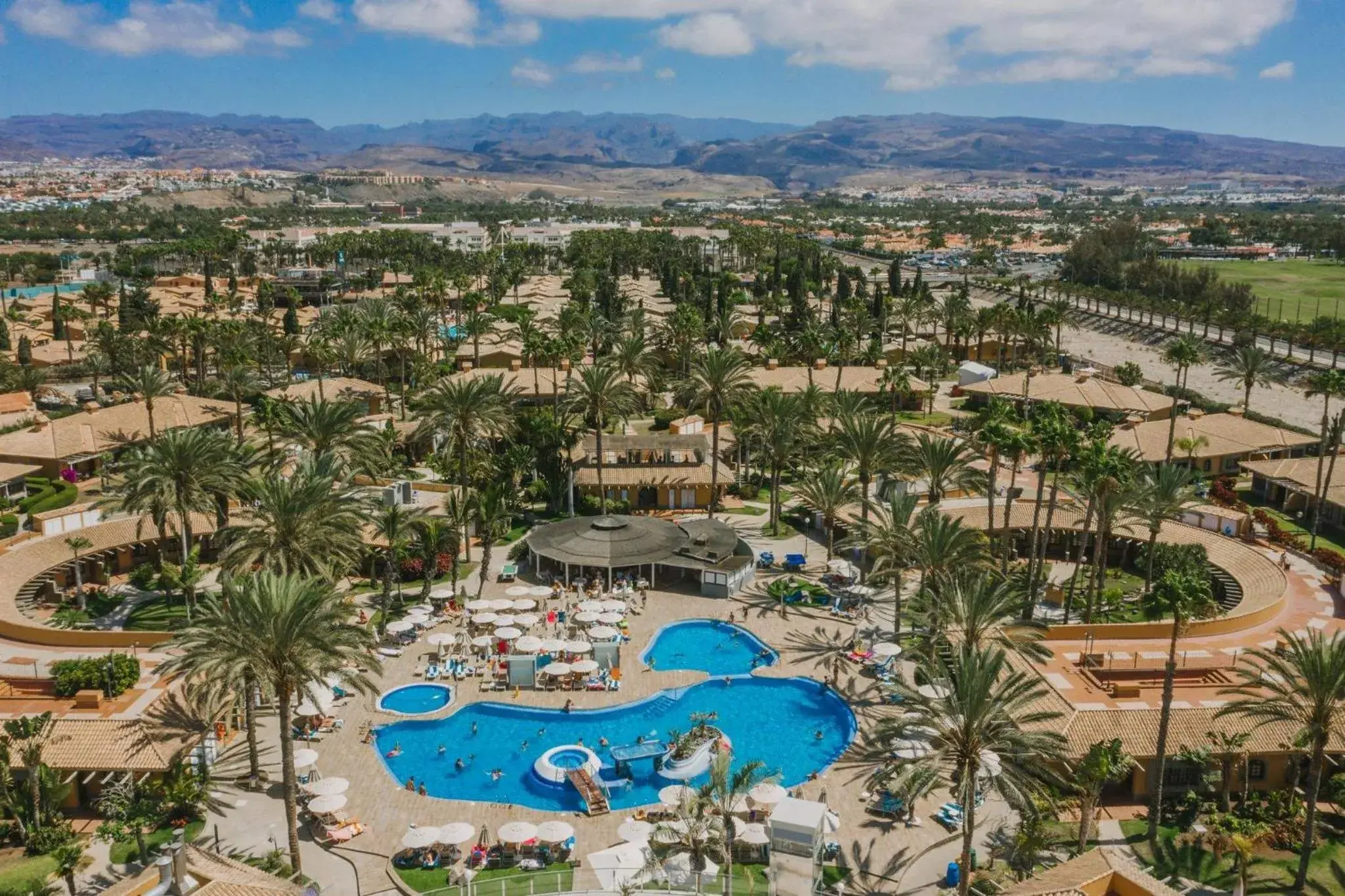 Property building in Suites & Villas by Dunas Property building in Suites & Villas by Dunas