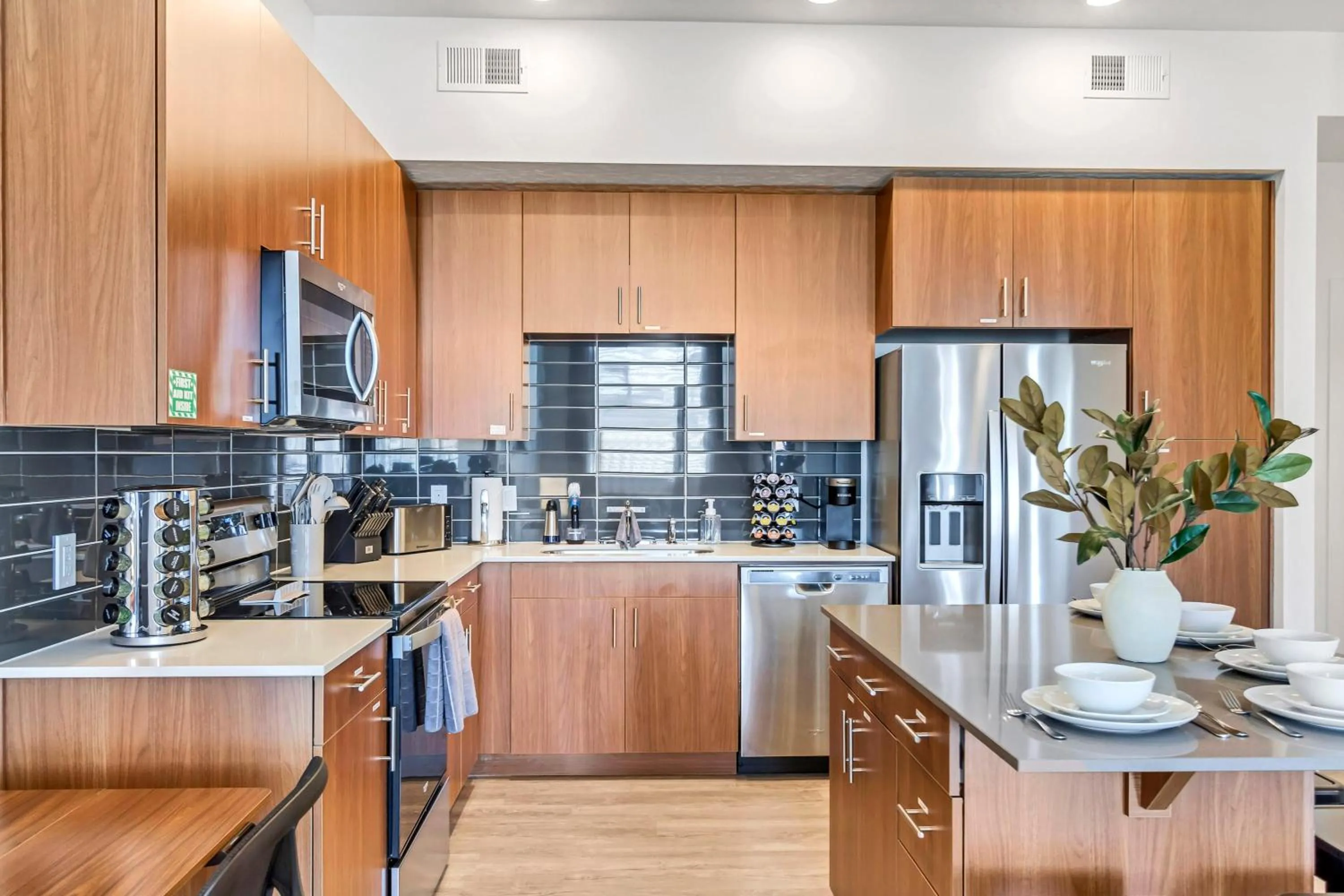 Kitchen or kitchenette in The Heights by Cloud Dream Homes