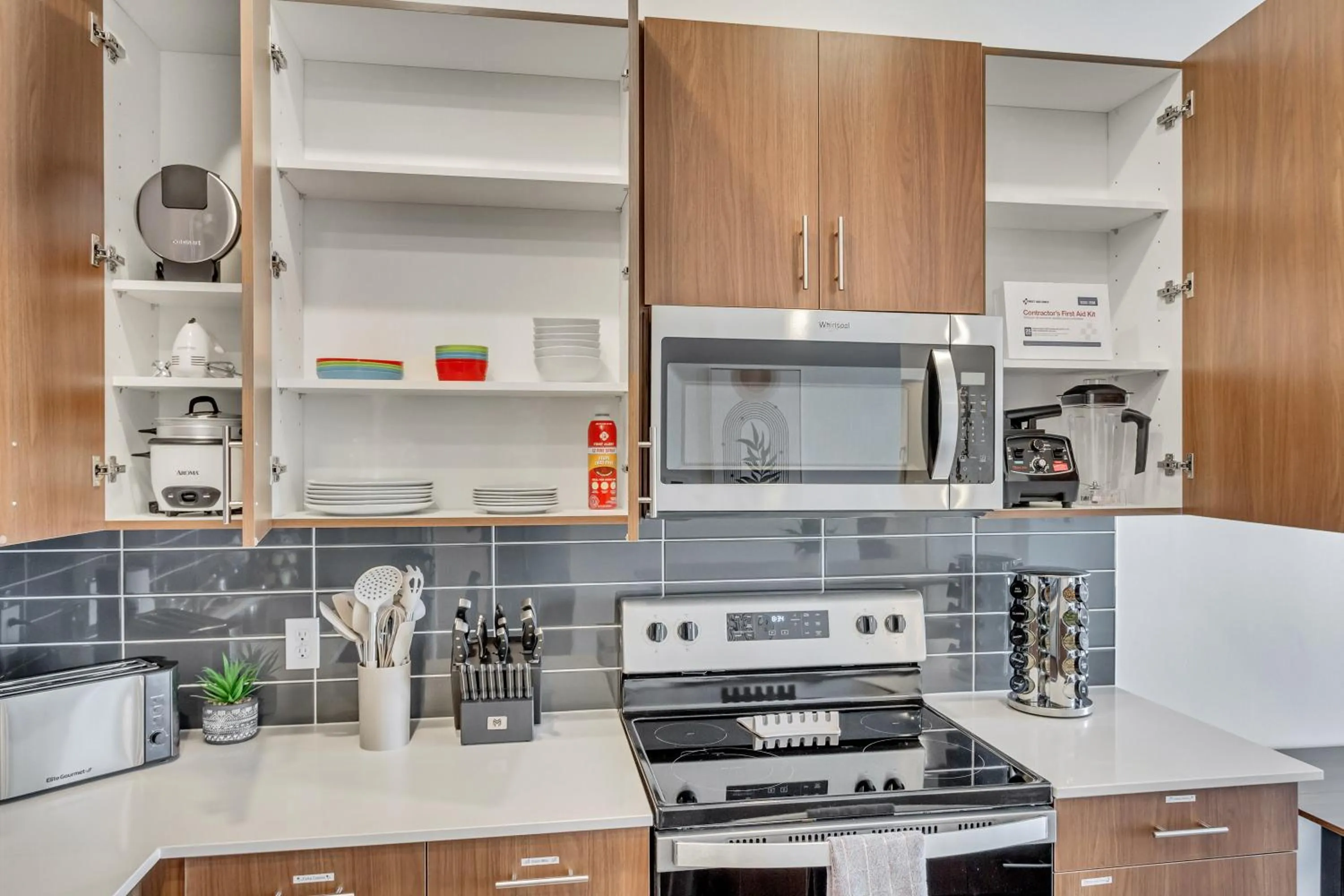 Coffee/tea facilities in The Heights by Cloud Dream Homes