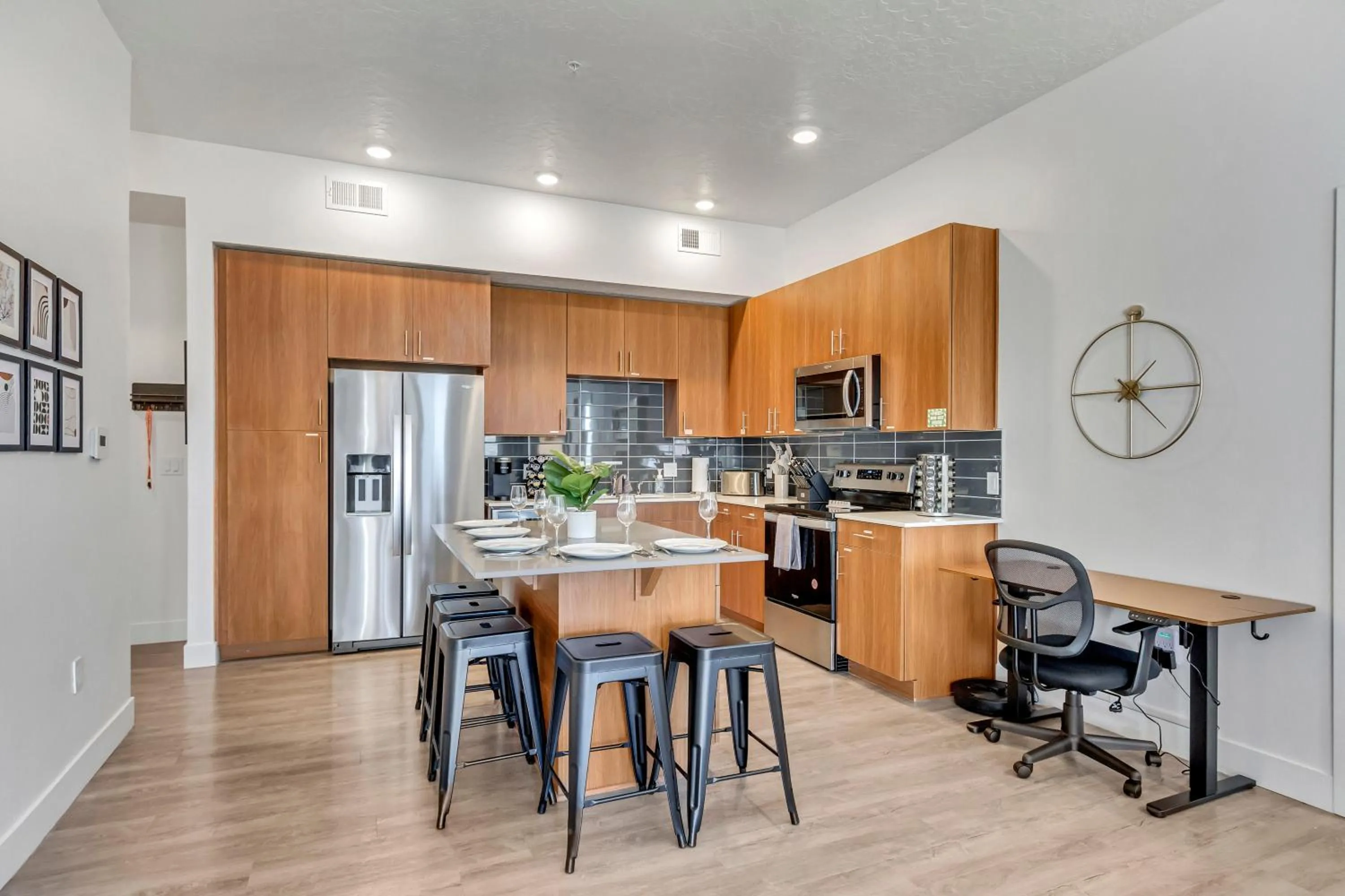 Kitchen or kitchenette in The Heights by Cloud Dream Homes