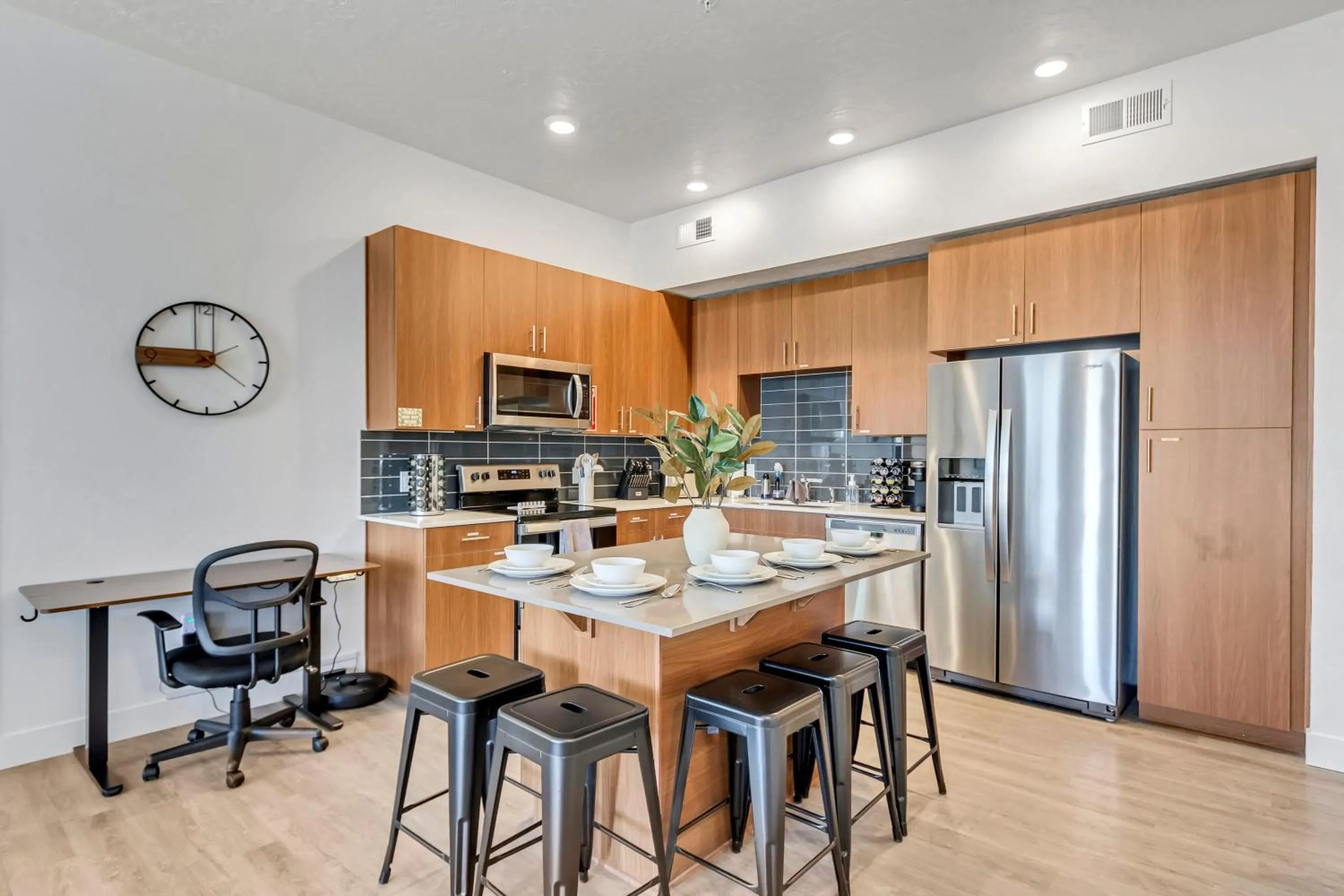 Kitchen or kitchenette in The Heights by Cloud Dream Homes
