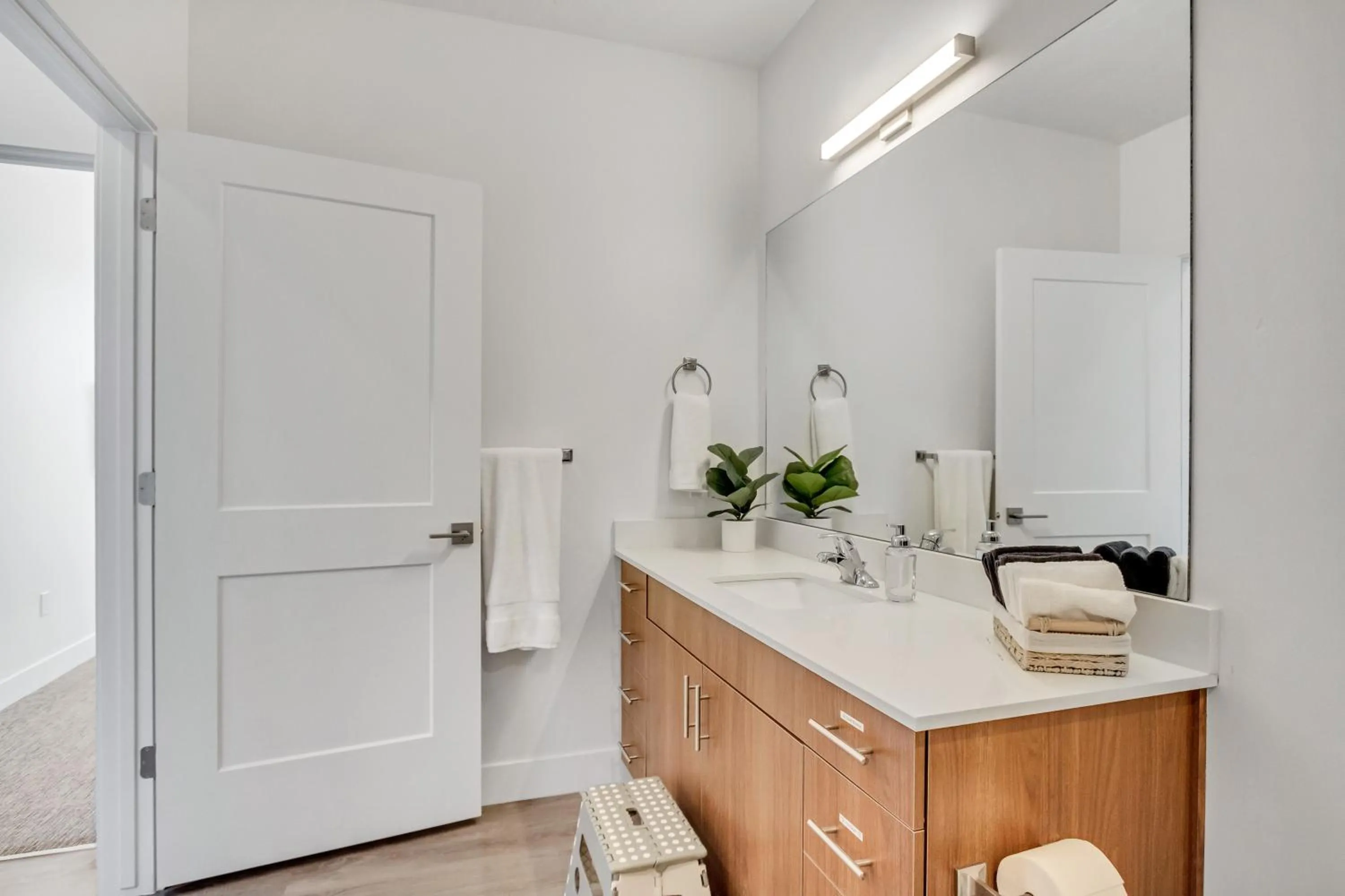 Bathroom in The Heights by Cloud Dream Homes