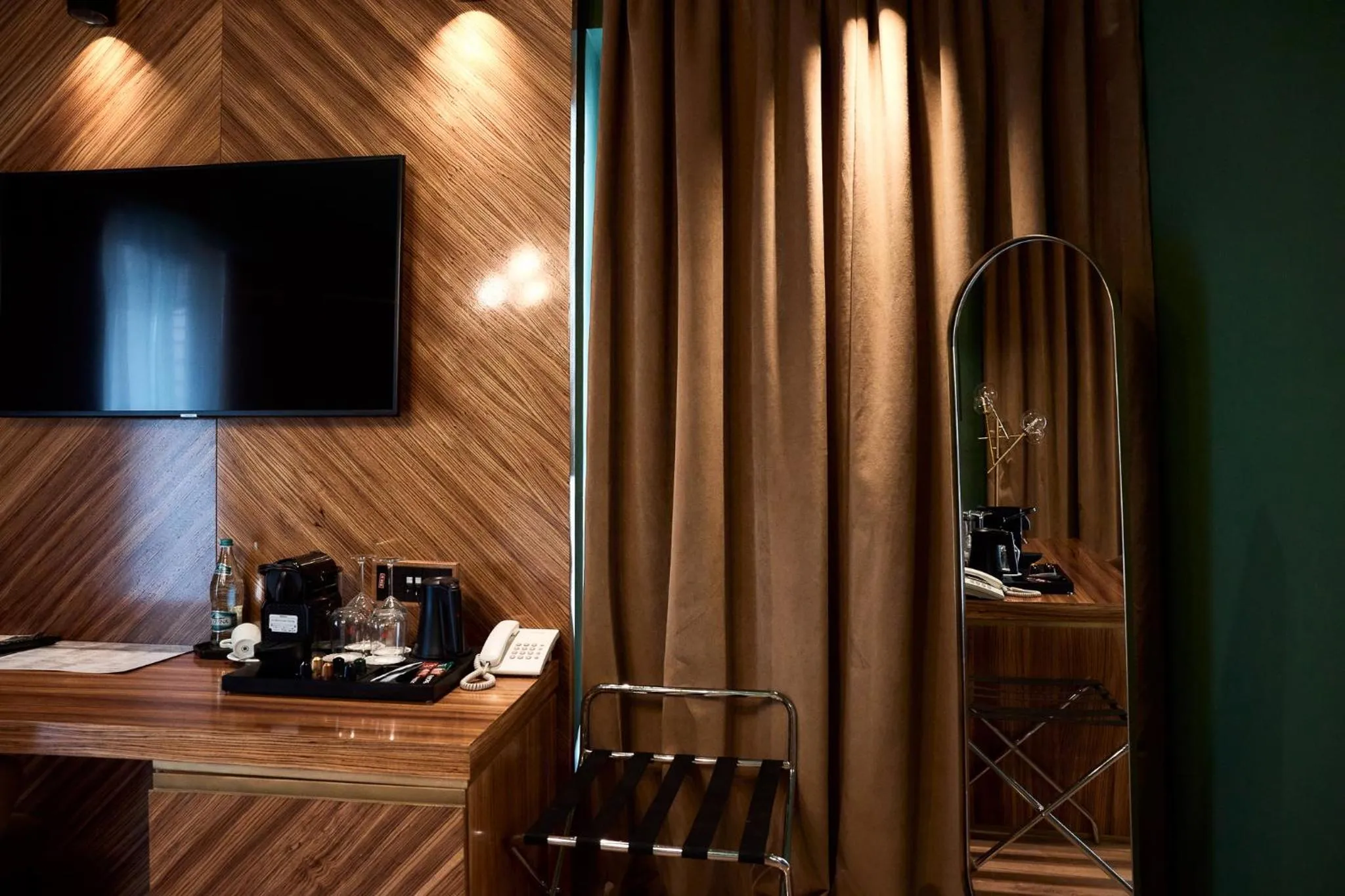 TV and multimedia in HOTEL VIENA