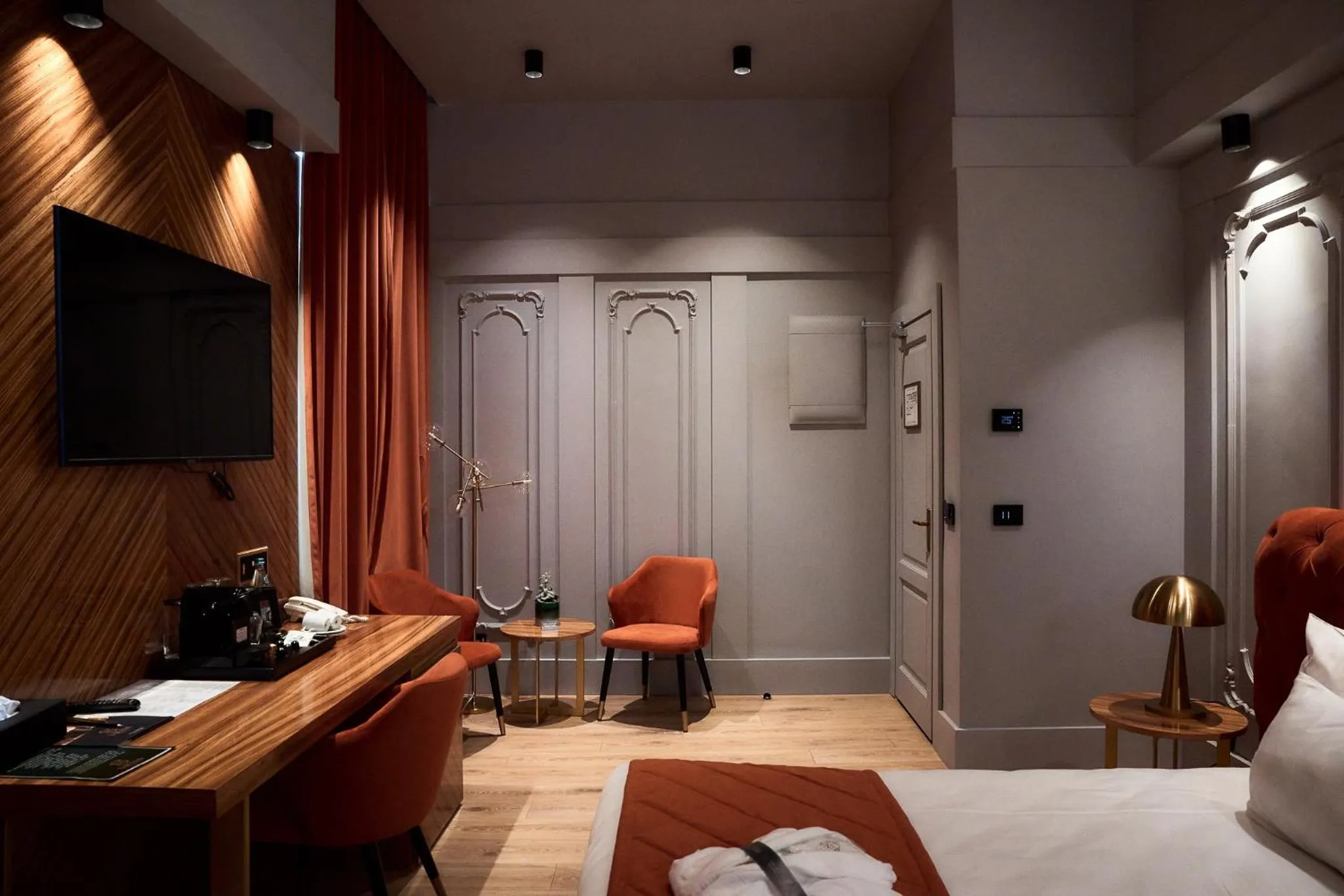 Photo of the whole room, Bed in HOTEL VIENA