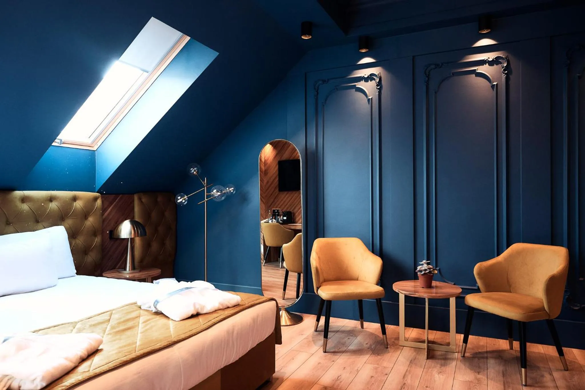 Photo of the whole room, Bed in HOTEL VIENA