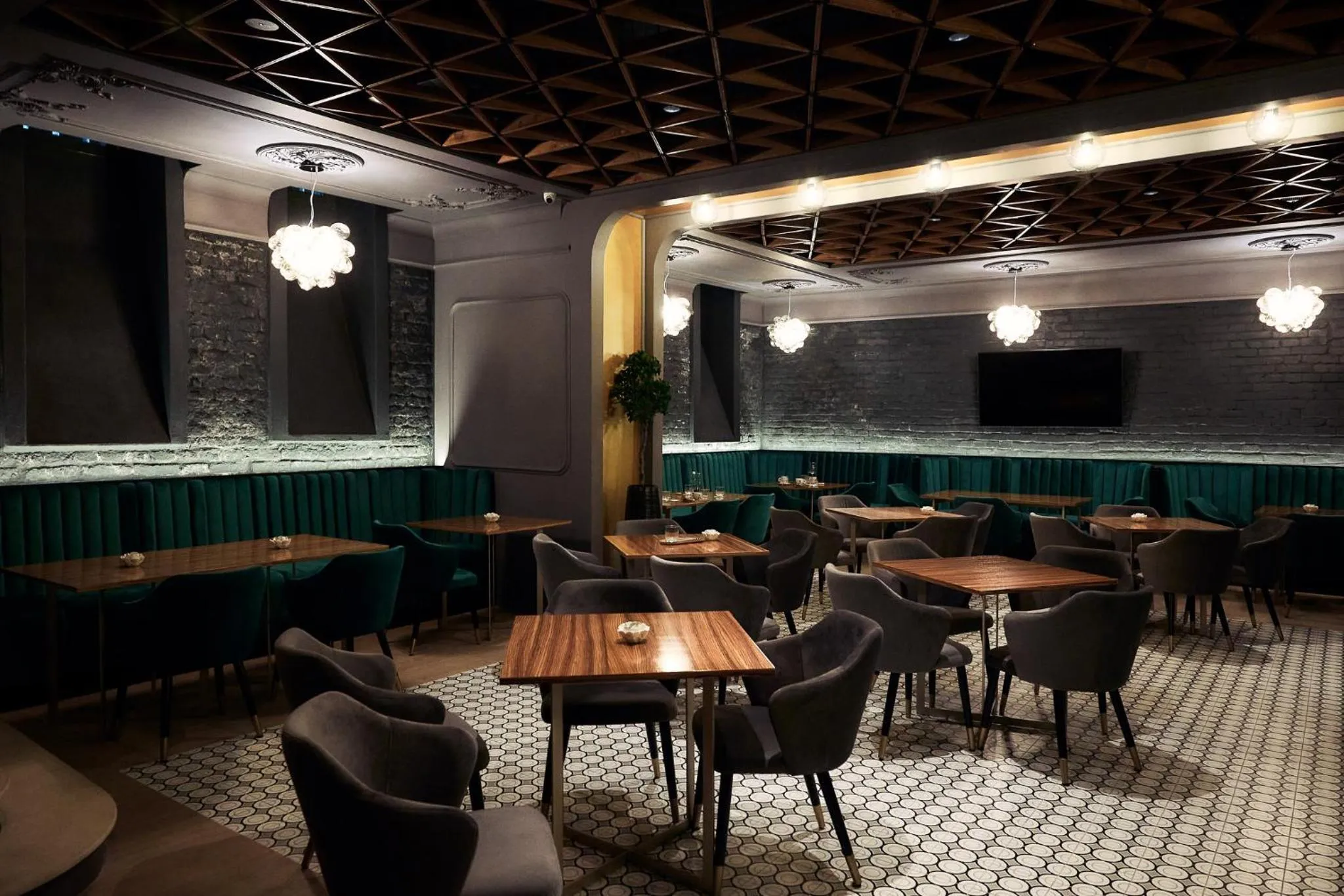 Restaurant/places to eat in HOTEL VIENA