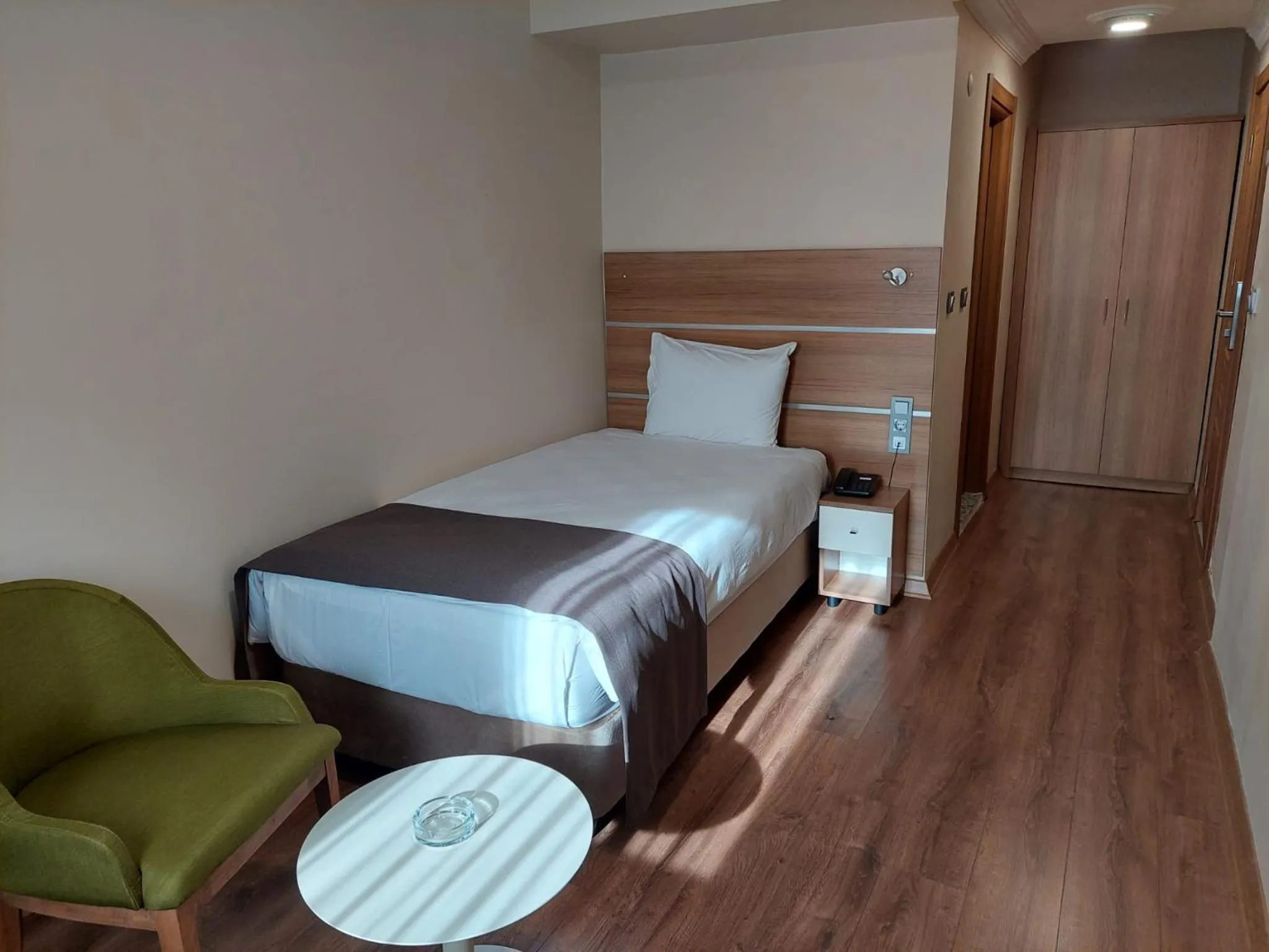 Bed in BEYAZ İNCİ OTEL
