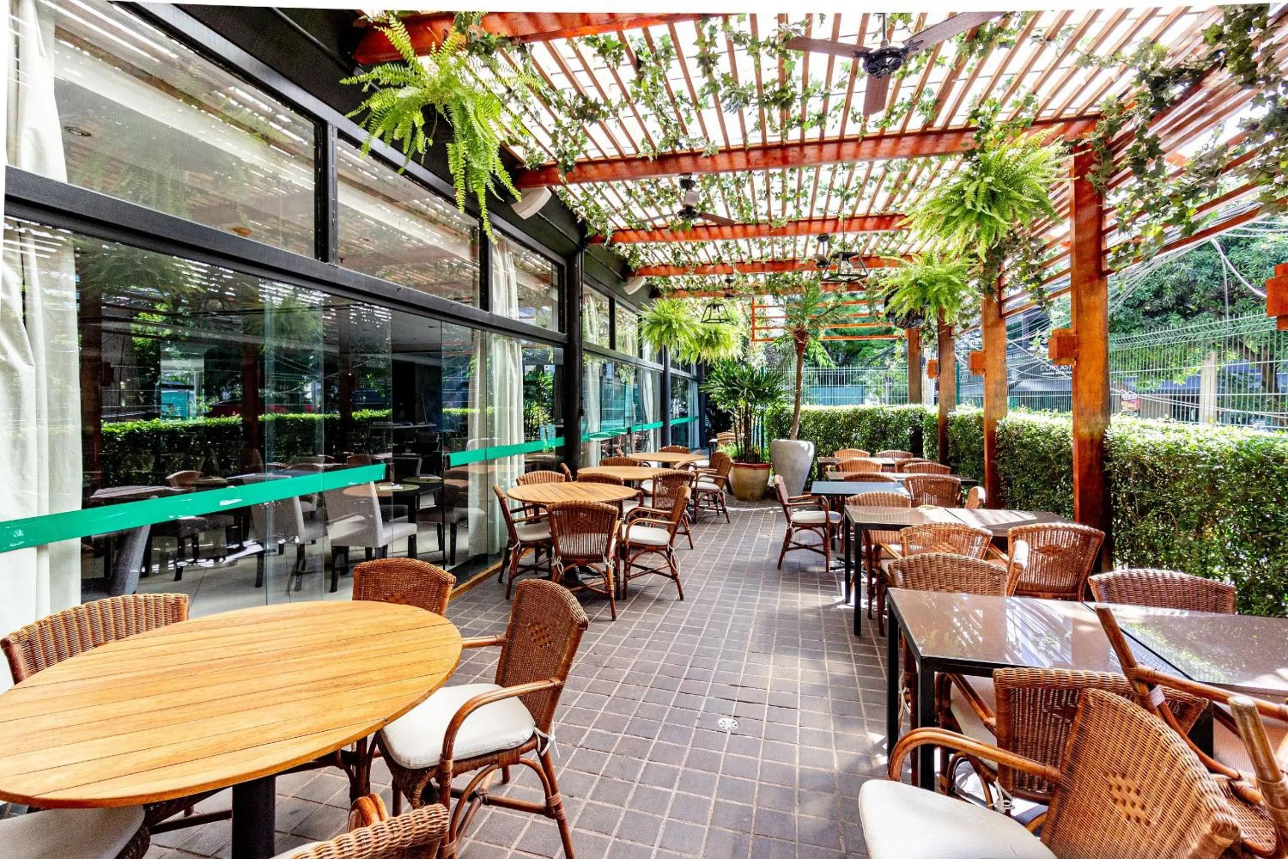 Restaurant/places to eat in Xtay São Paulo Berrini - Apartamentos completos a 7min do metrô Berrini