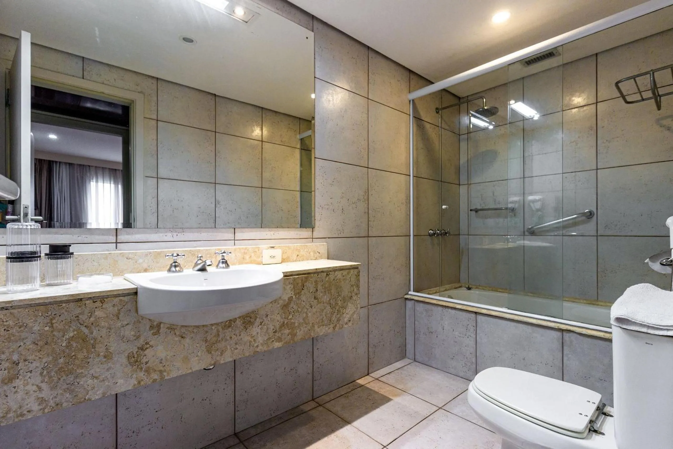 Toilet in Xtay São Paulo Berrini - Apartamentos completos a 7min do metrô Berrini