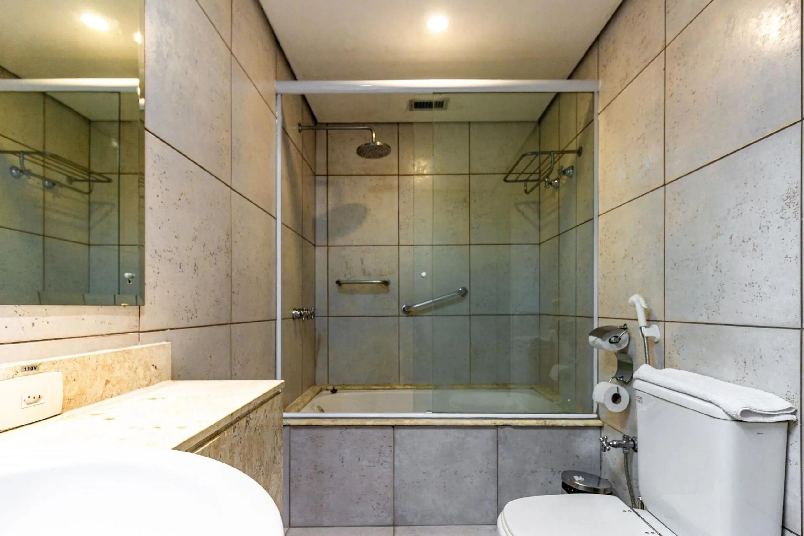 Toilet in Xtay São Paulo Berrini - Apartamentos completos a 7min do metrô Berrini