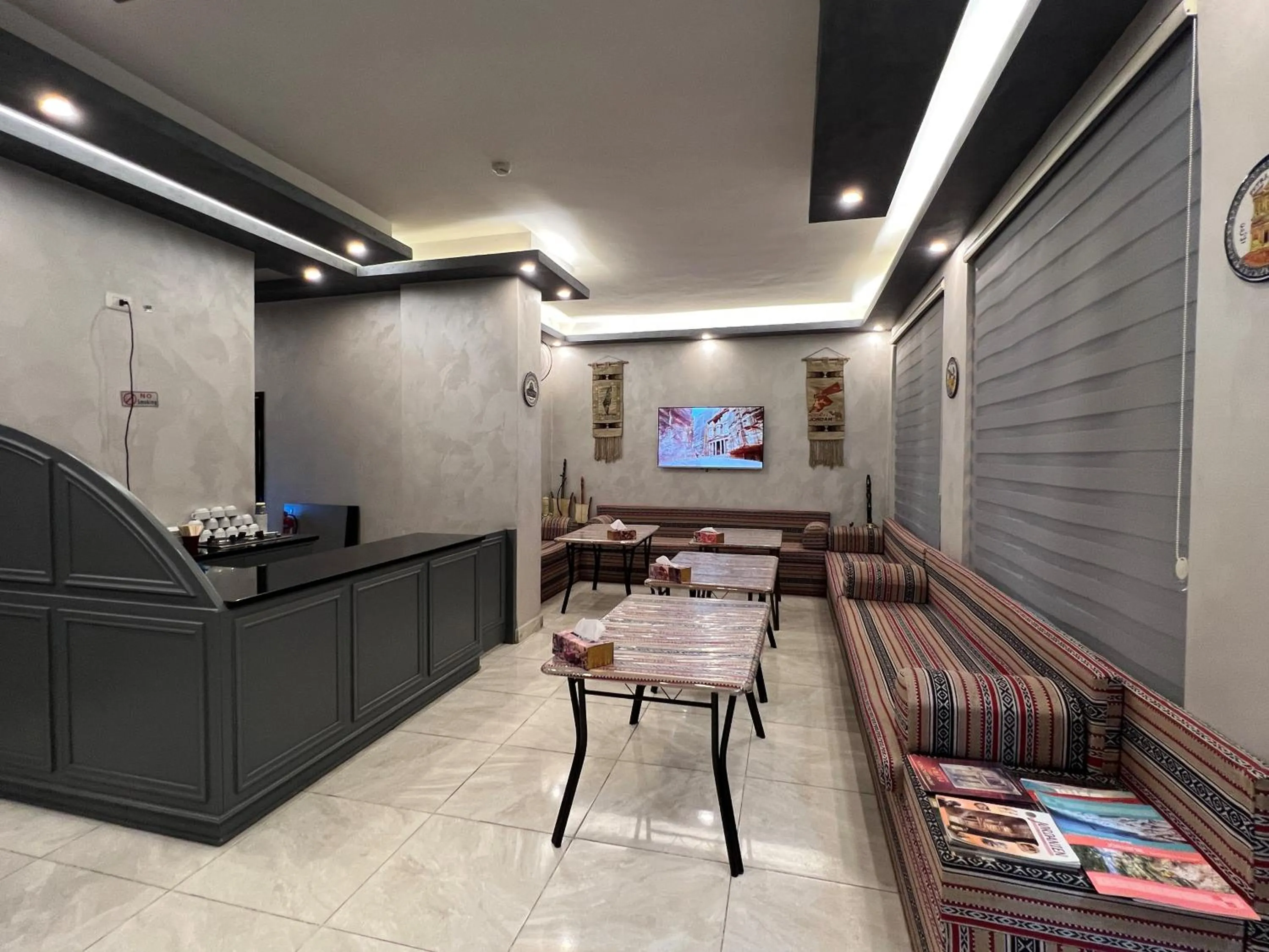 Lobby or reception in Sandra Hotel