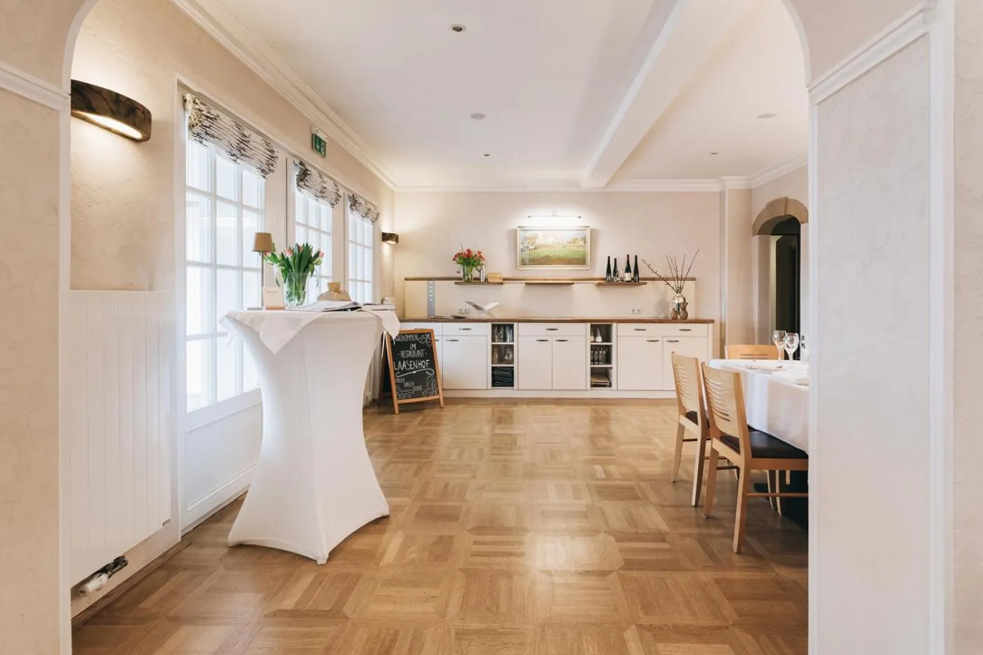 Restaurant/places to eat in Laasenhof