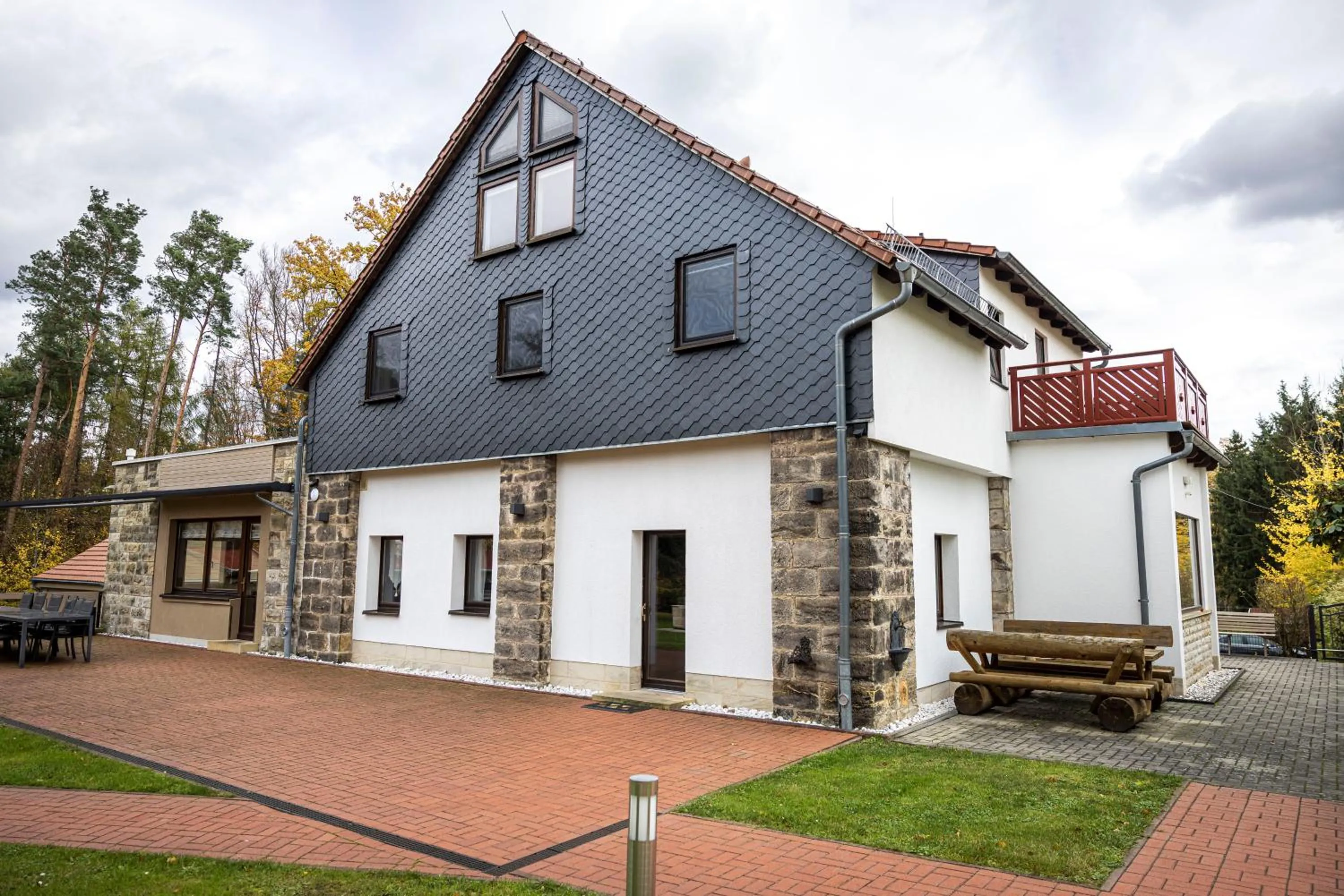 Property building in Laasenhof