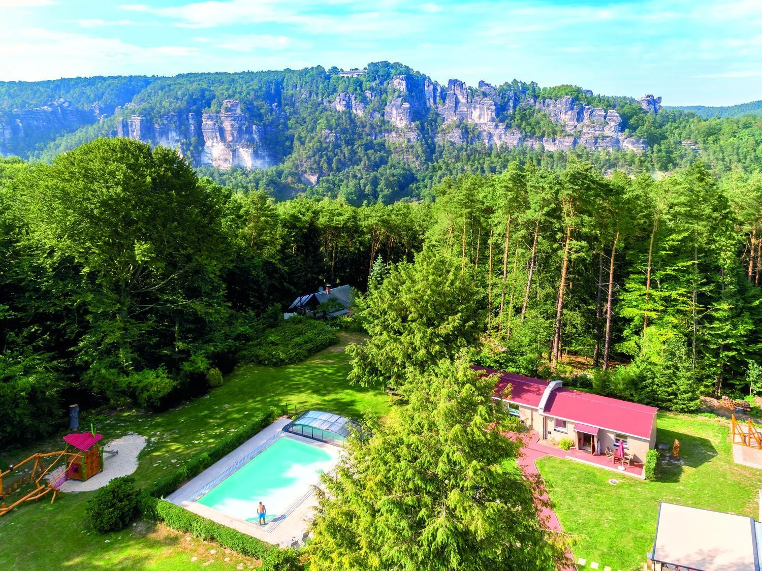 Property building in Laasenhof