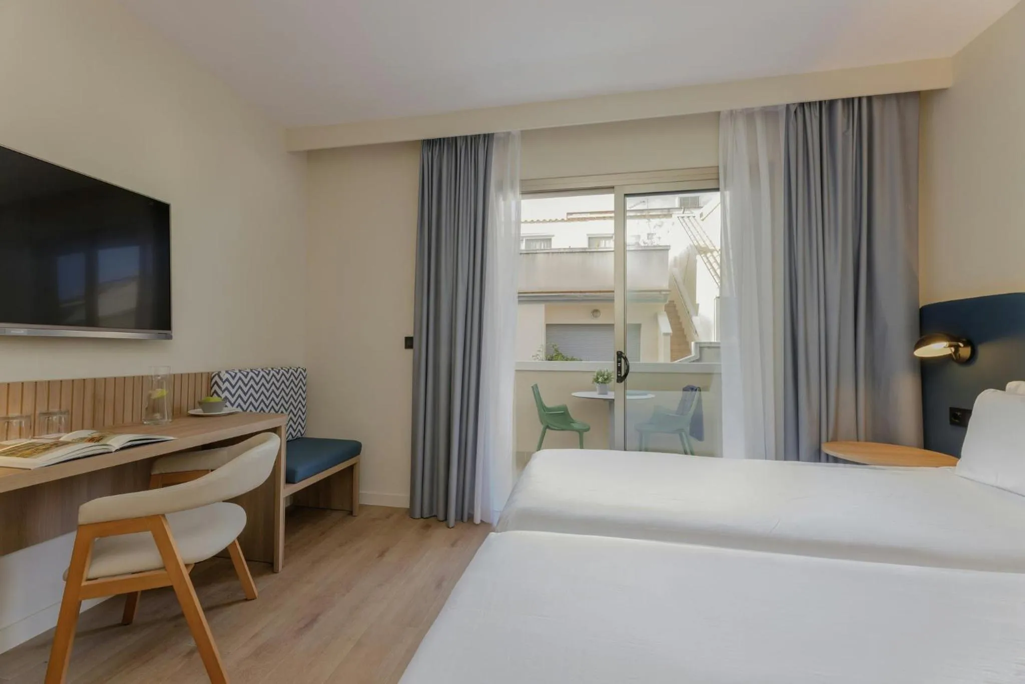 Bedroom, Bed in Sercotel Kalma Sitges