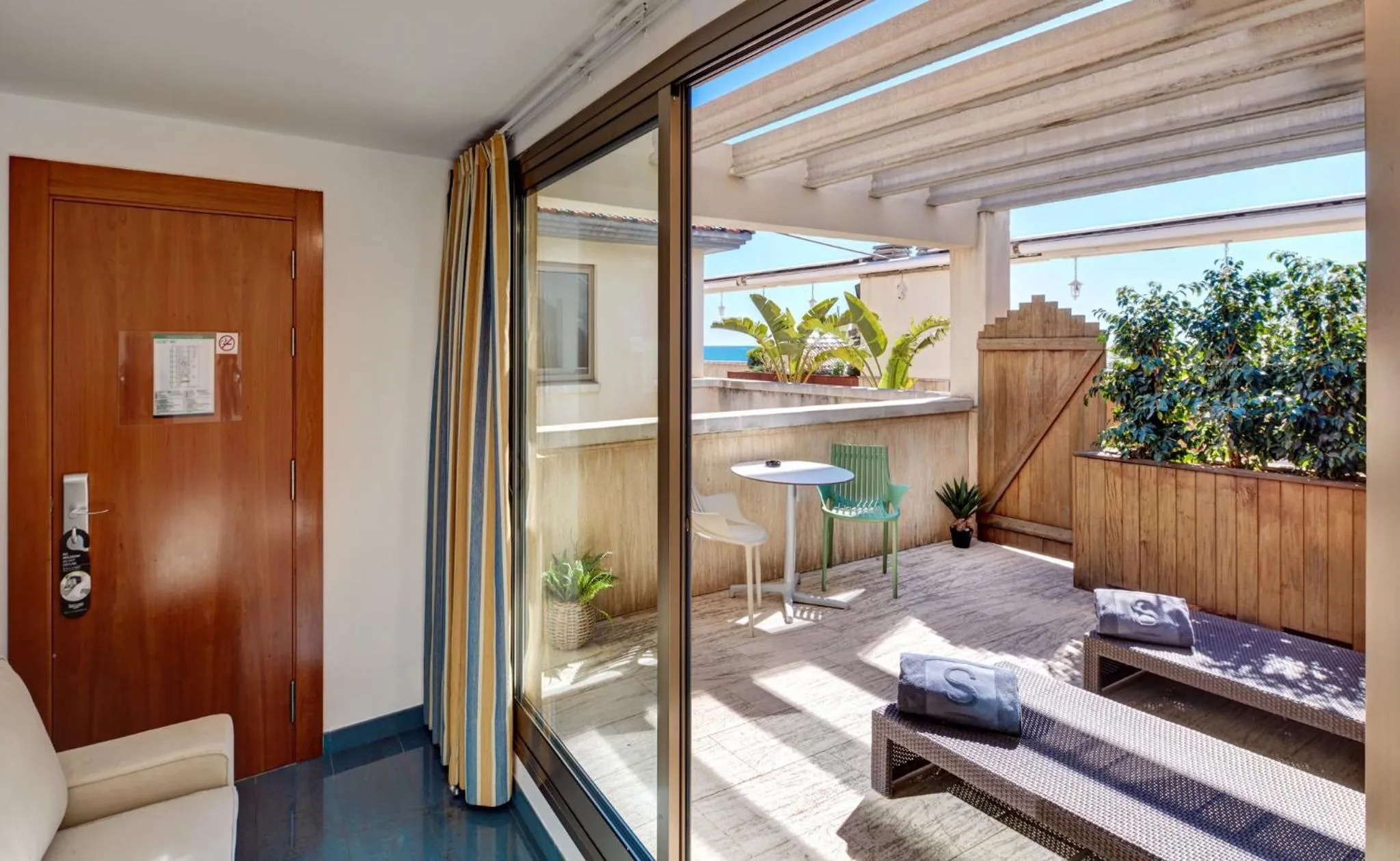 Photo of the whole room in Sercotel Kalma Sitges