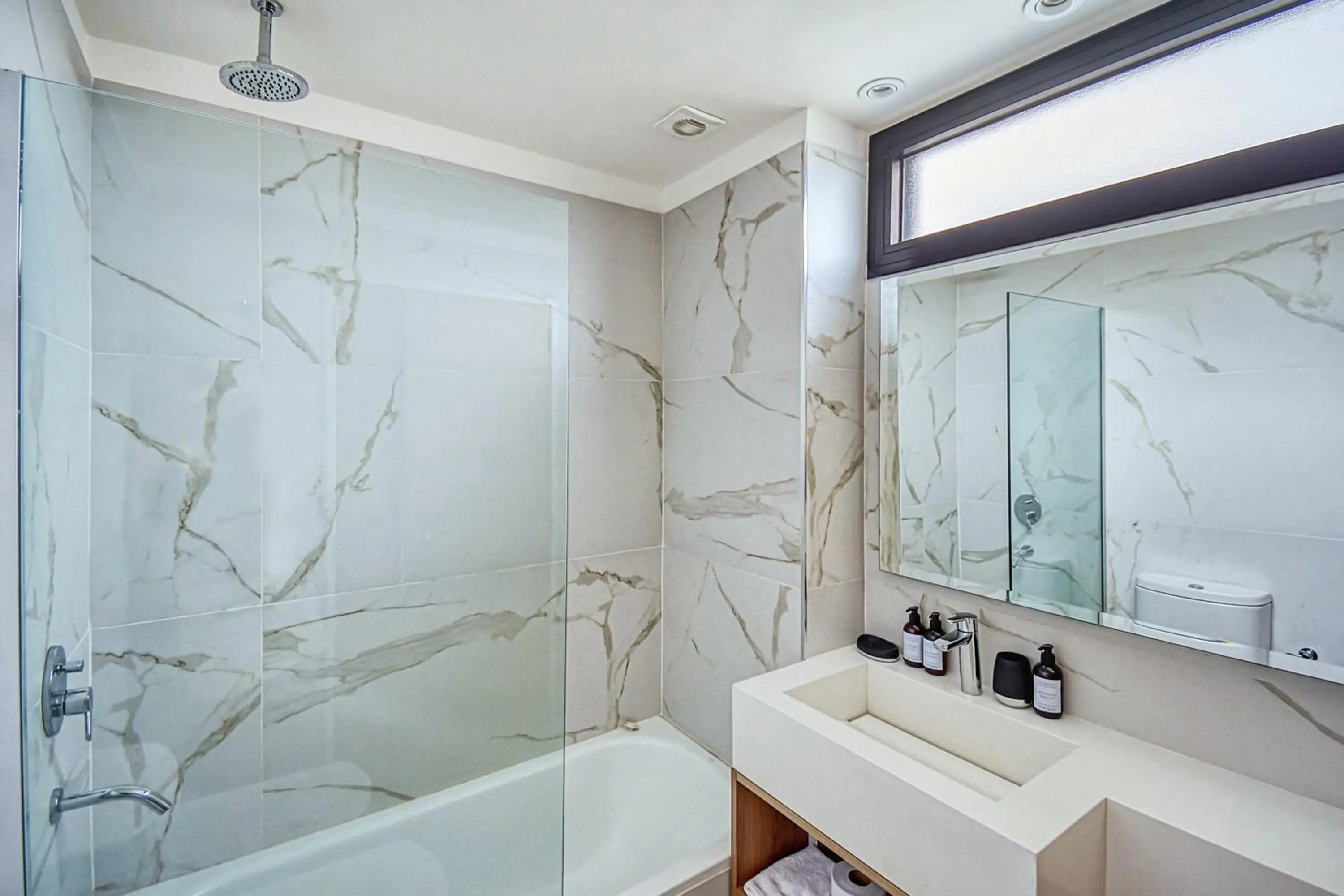 Shower in Live Soho Boutique Apartments Belgrano