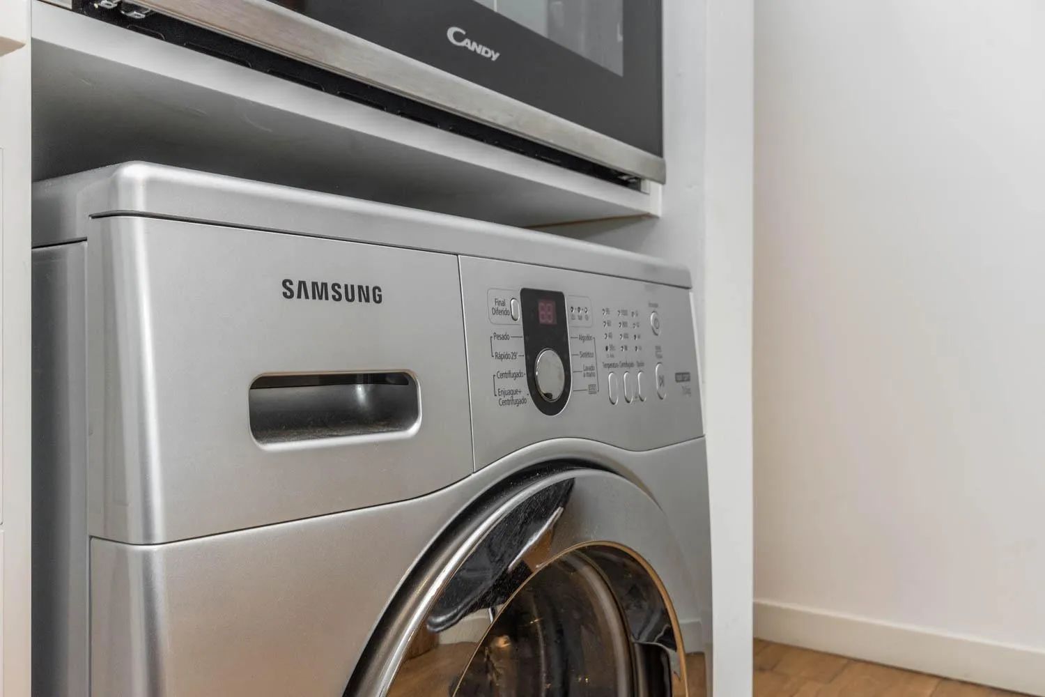 washing machine in Live Soho Boutique Apartments Belgrano