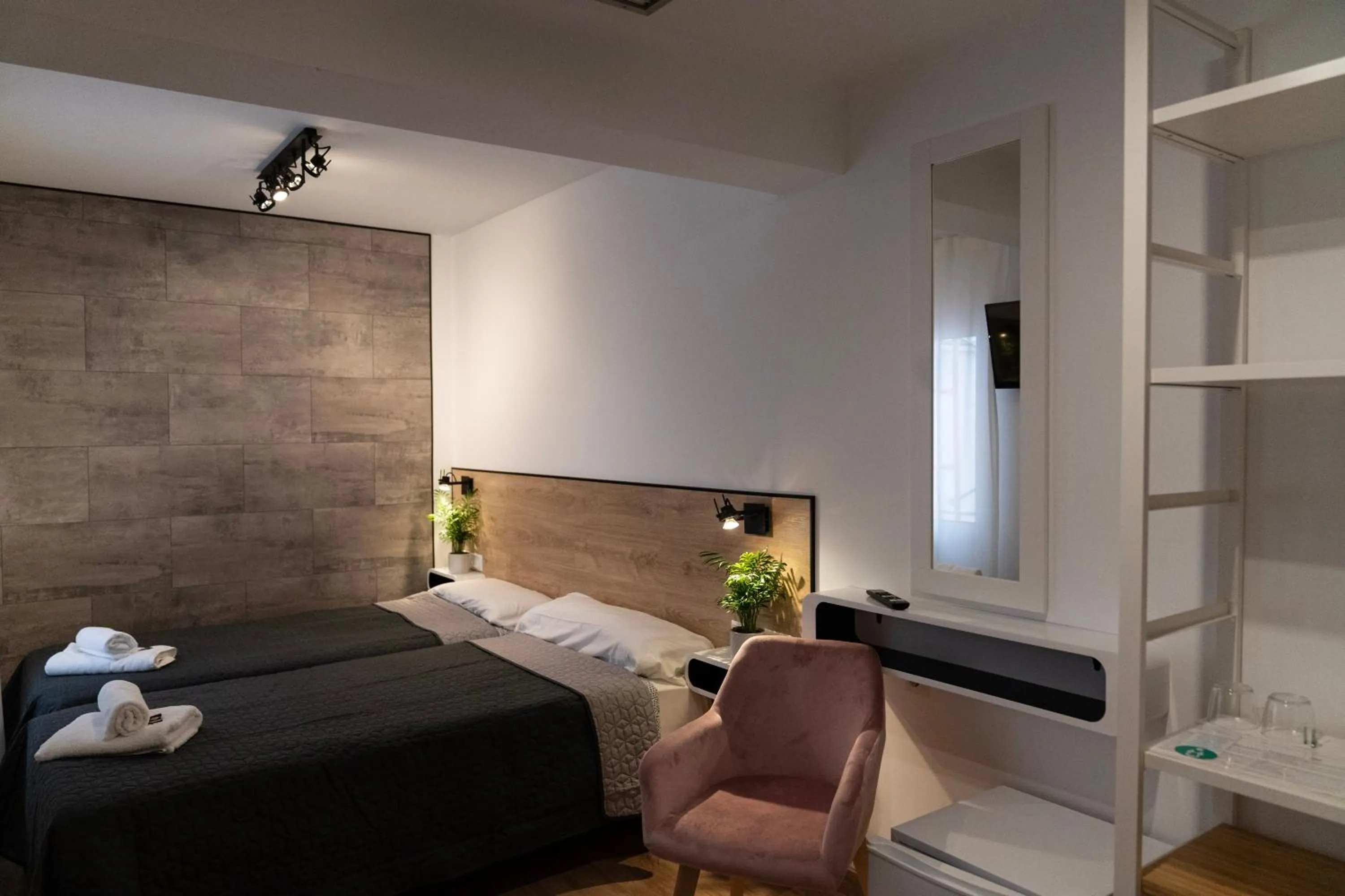 Photo of the whole room, Bed in Hotel Ridomar 365