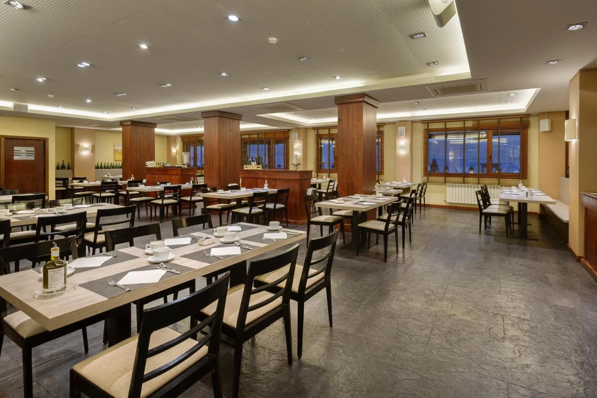 Restaurant/places to eat in Hotel Saliecho