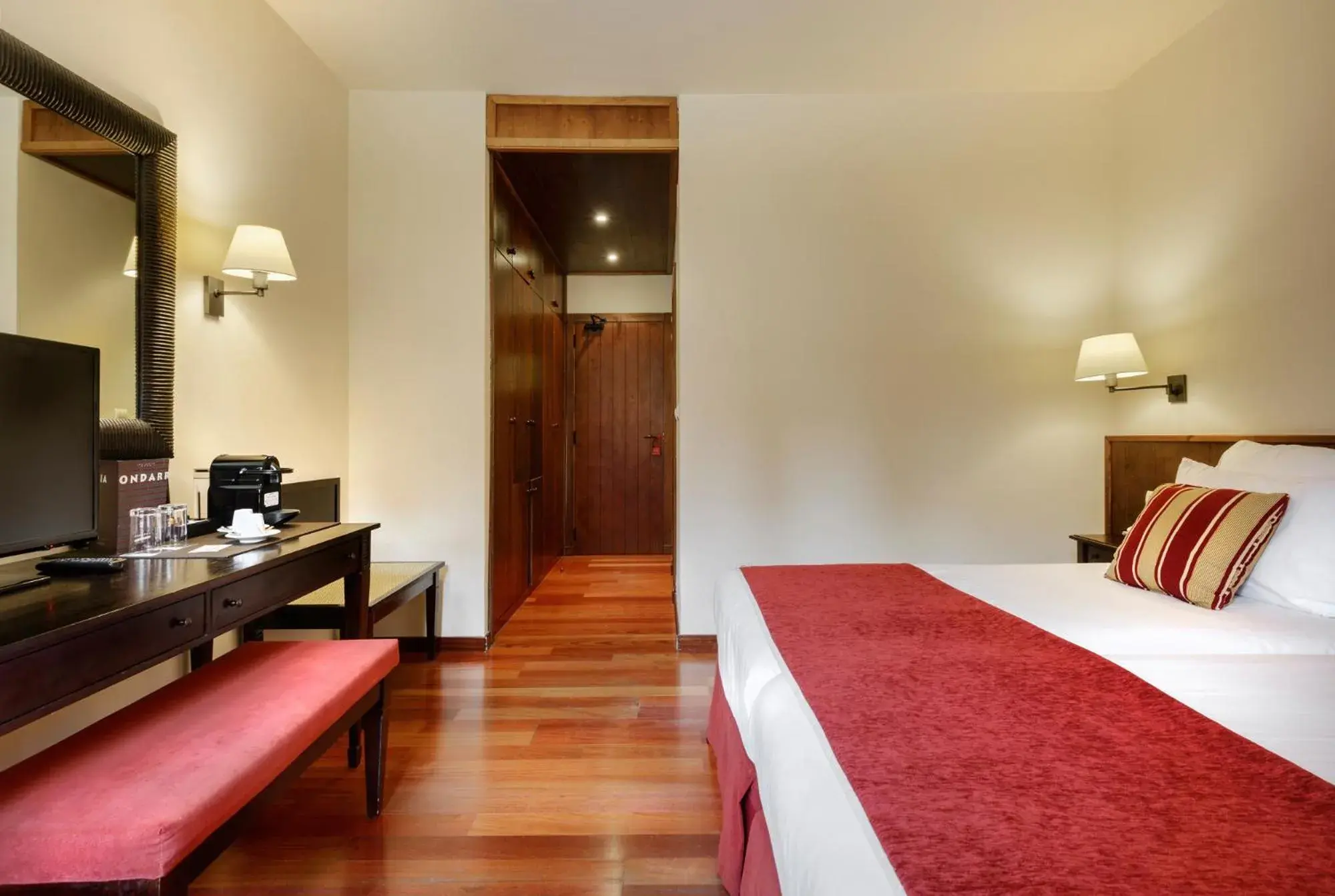 Standard Twin Room with Mountain View in Hotel Saliecho Standard Twin Room with Mountain View in Hotel Saliecho