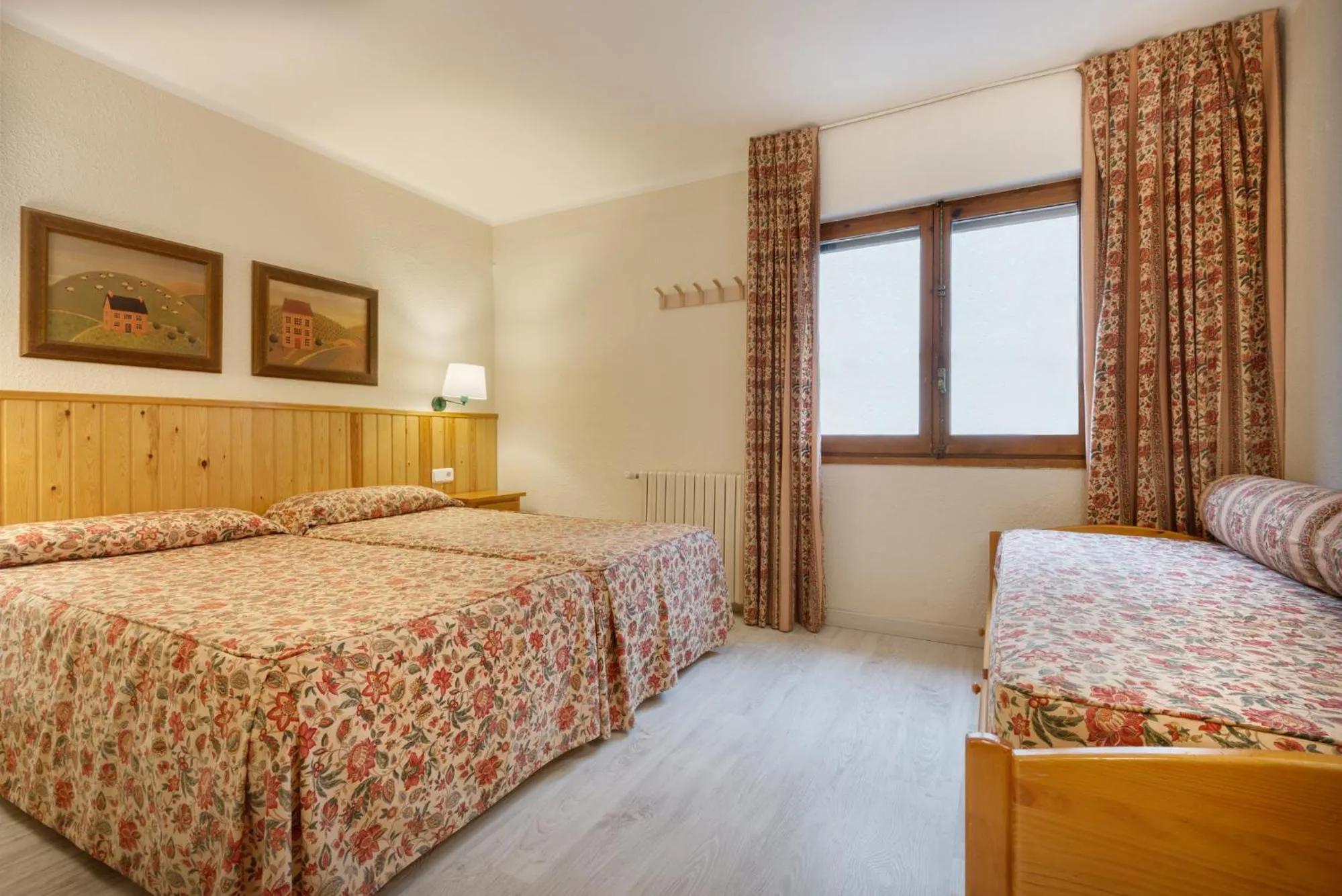 Photo of the whole room, Bed in Hotel Nievesol