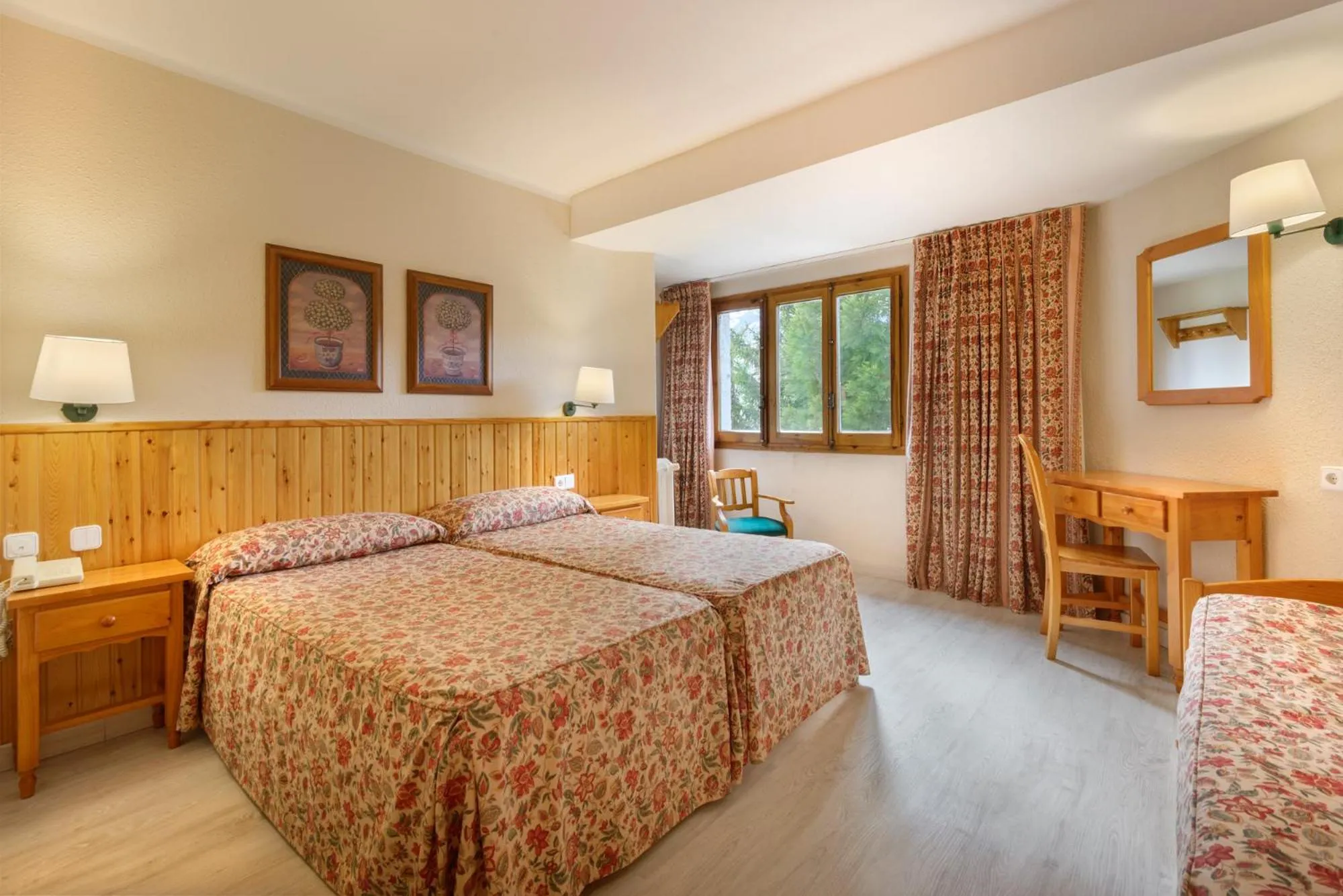 Photo of the whole room, Bed in Hotel Nievesol