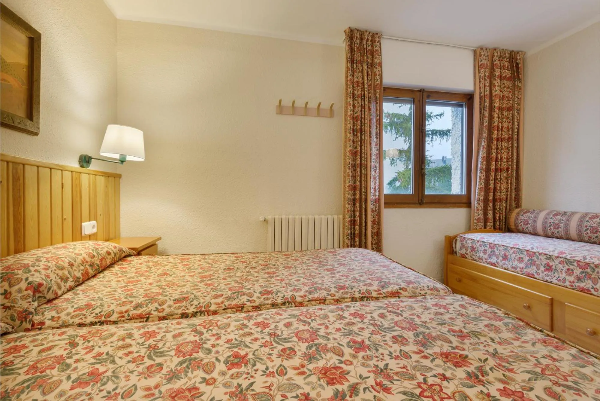 Photo of the whole room, Bed in Hotel Nievesol