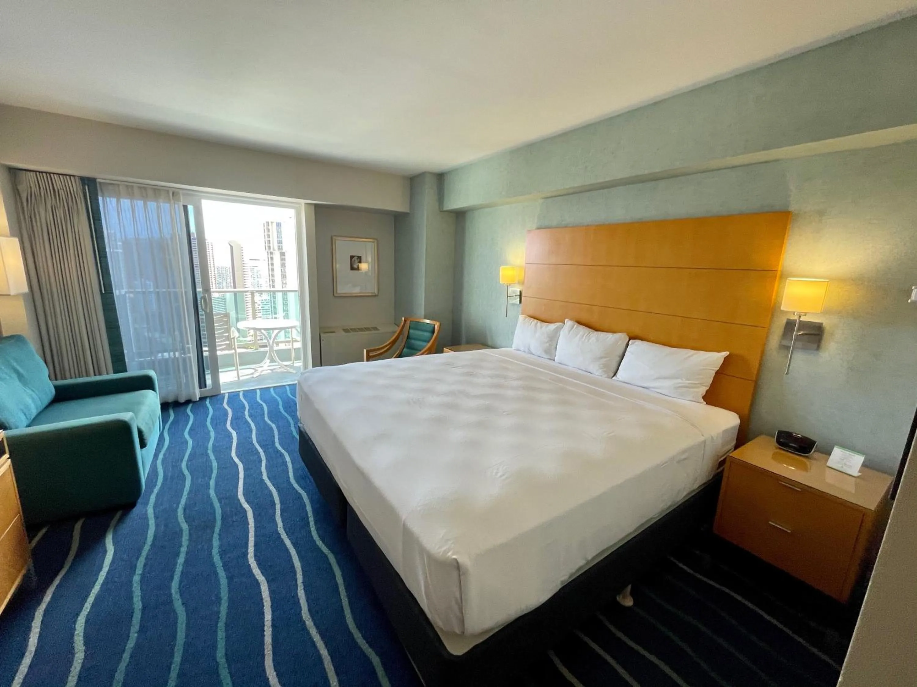 Bed in Ala Moana Hotel 31st floor