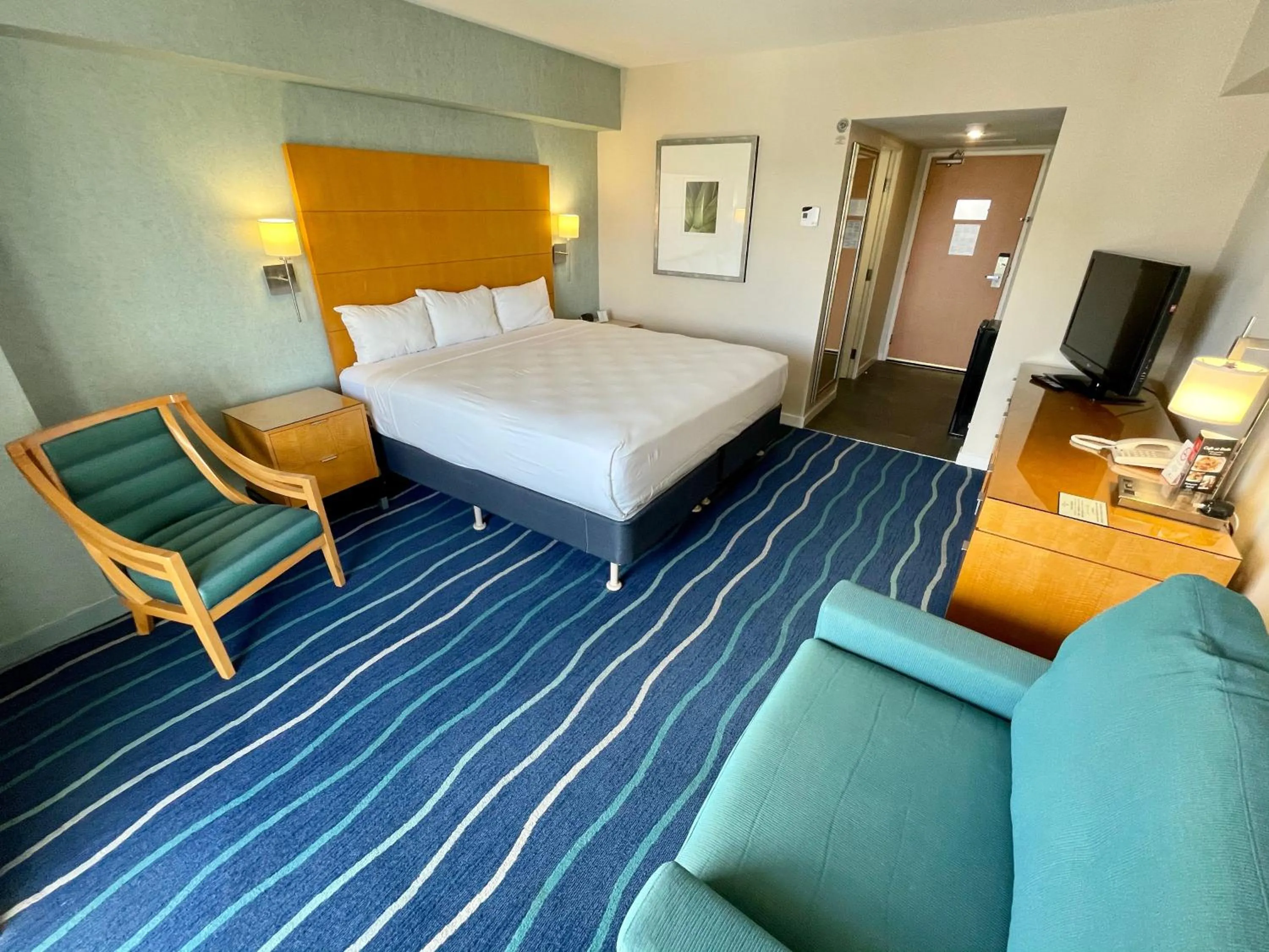 Bed in Ala Moana Hotel 31st floor