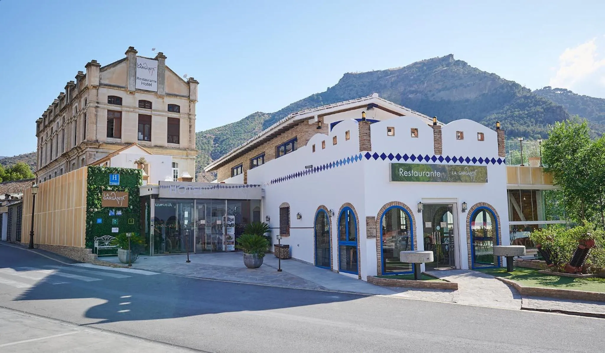 Property building in Complejo Turístico La Garganta