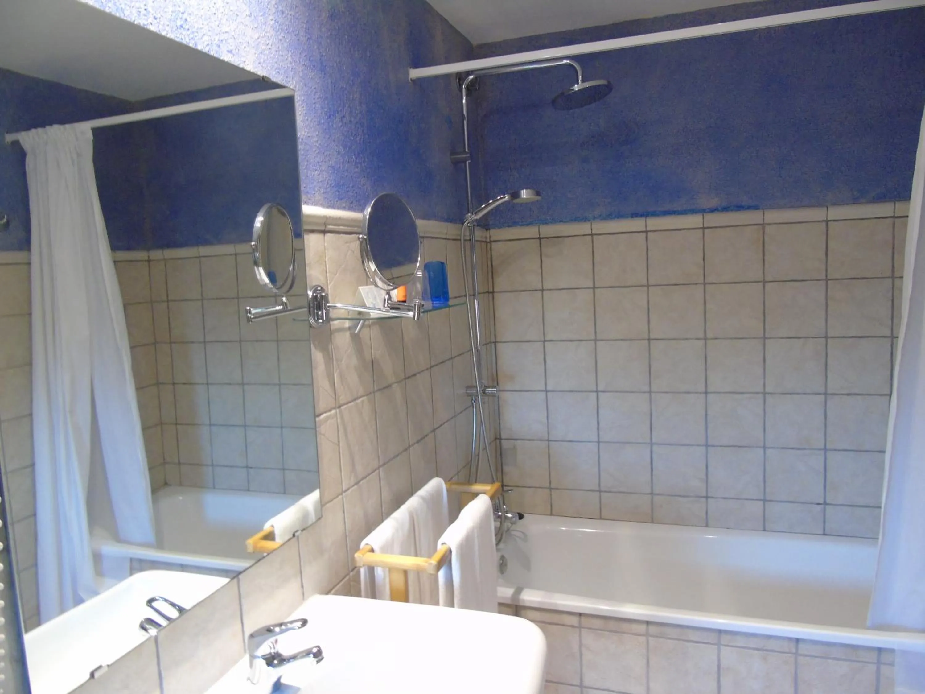 Bathroom in Hotel Sant Joan