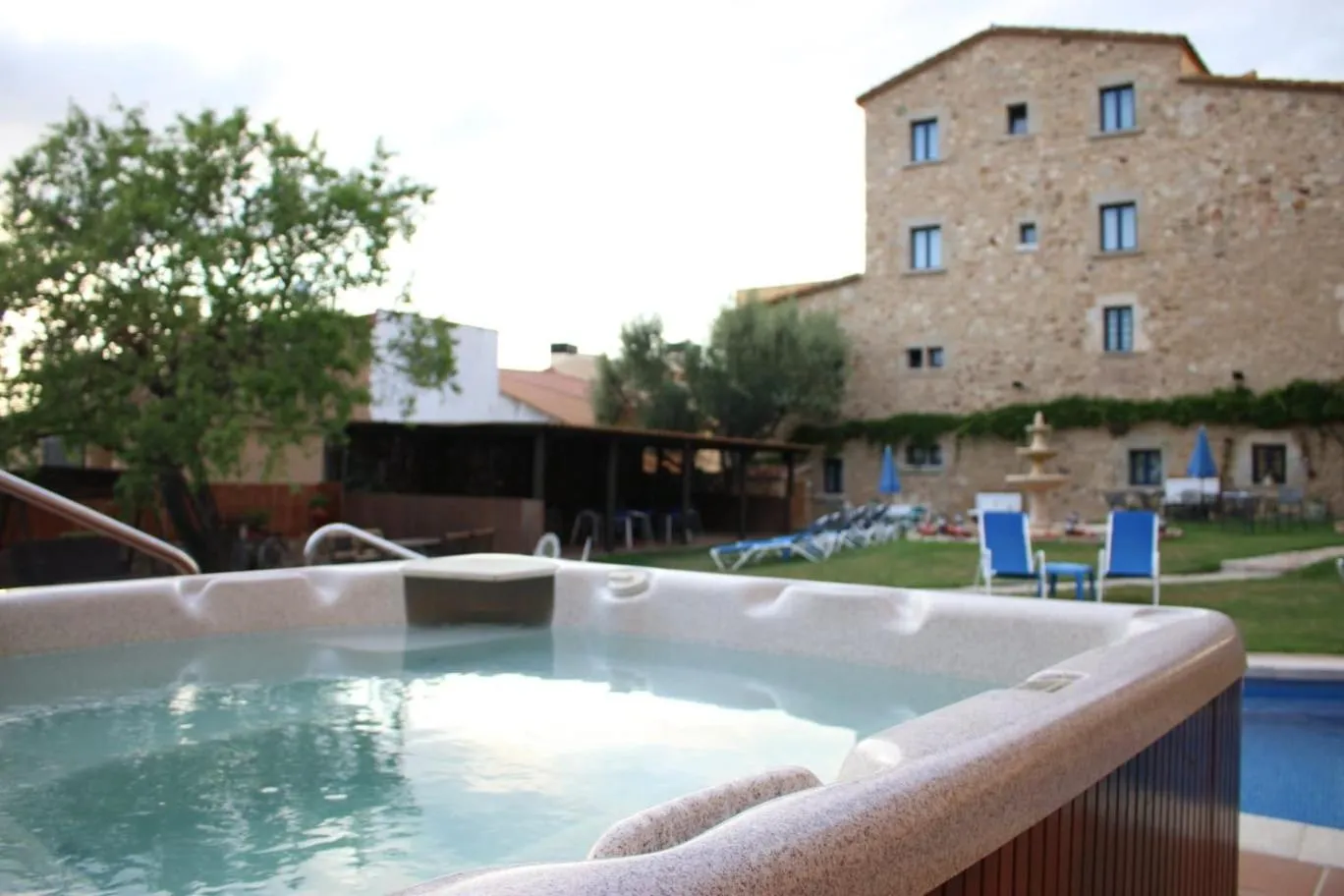 Hot Tub in Hotel Sant Joan