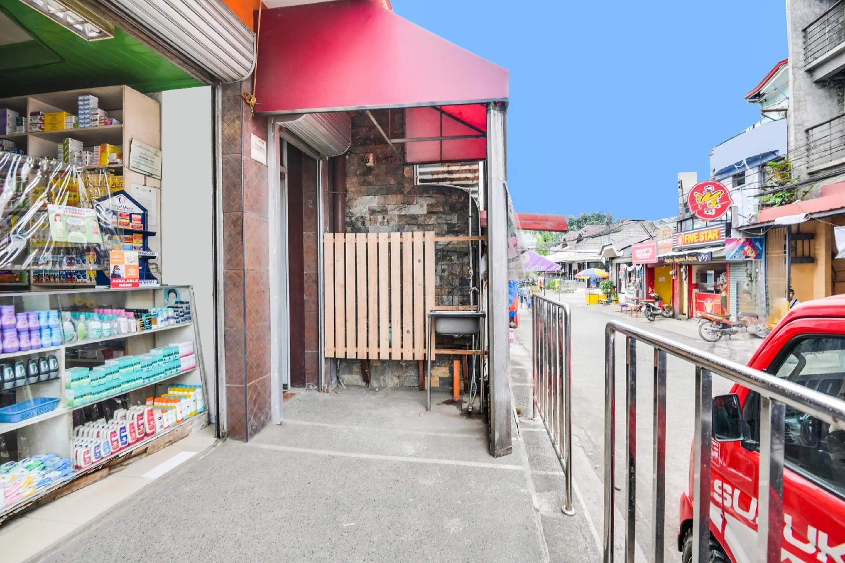 Facade/entrance in OYO 912 Fb Suites