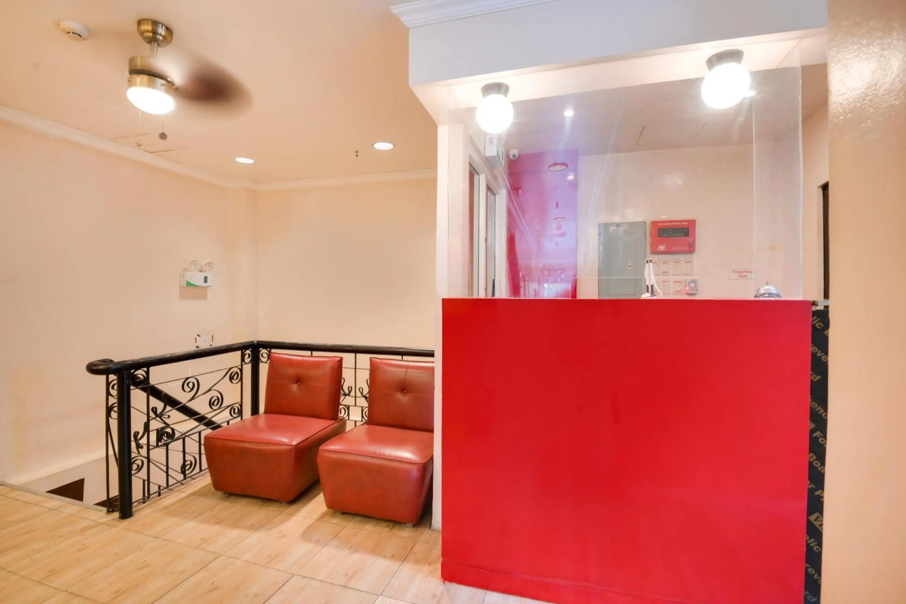 Lobby or reception in OYO 912 Fb Suites