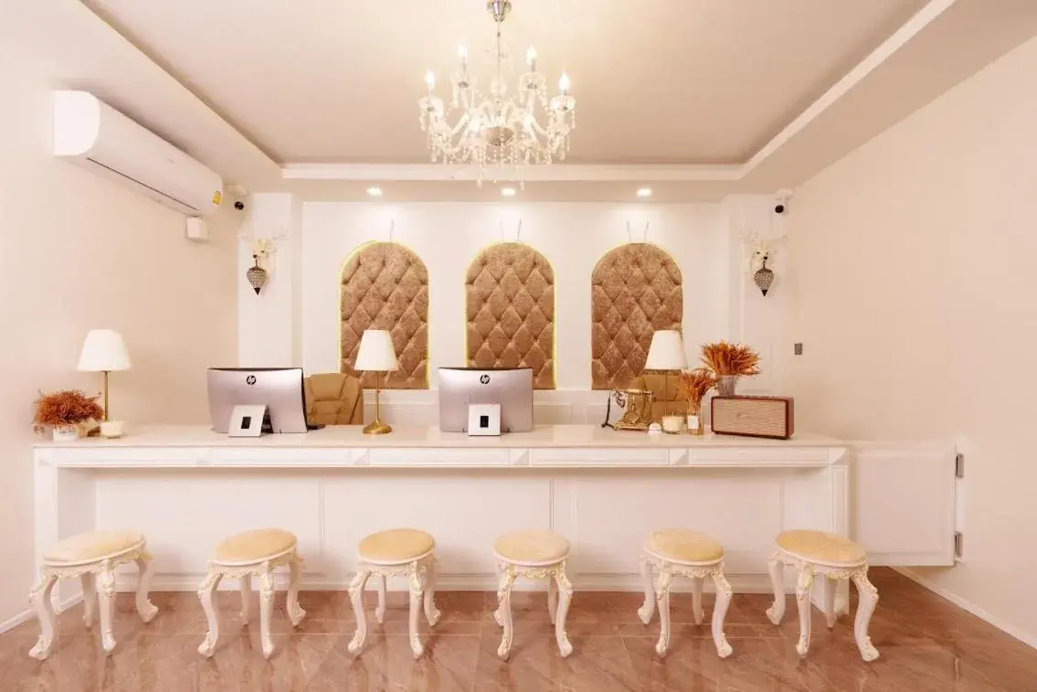 Lobby or reception in Calinton Hotel Lobby or reception in Calinton Hotel