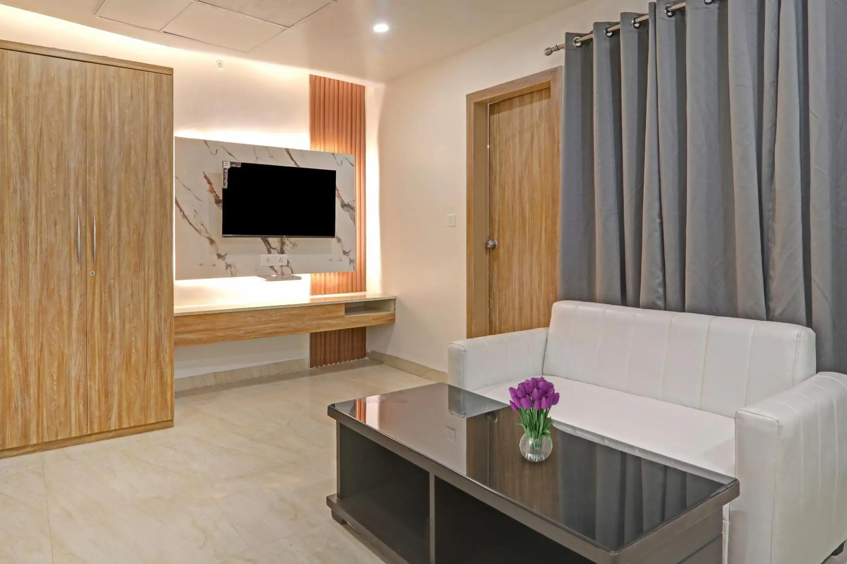 Super Townhouse Hotel Impact Super Townhouse Hotel Impact