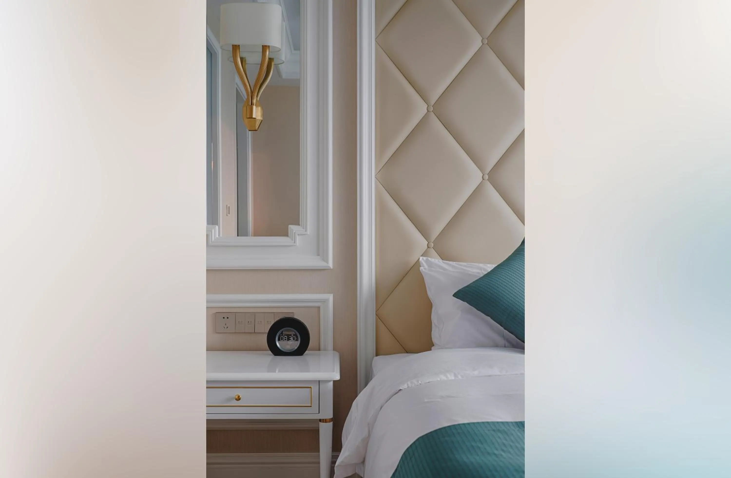 Bed in Wuhu Suning Universal Hotel