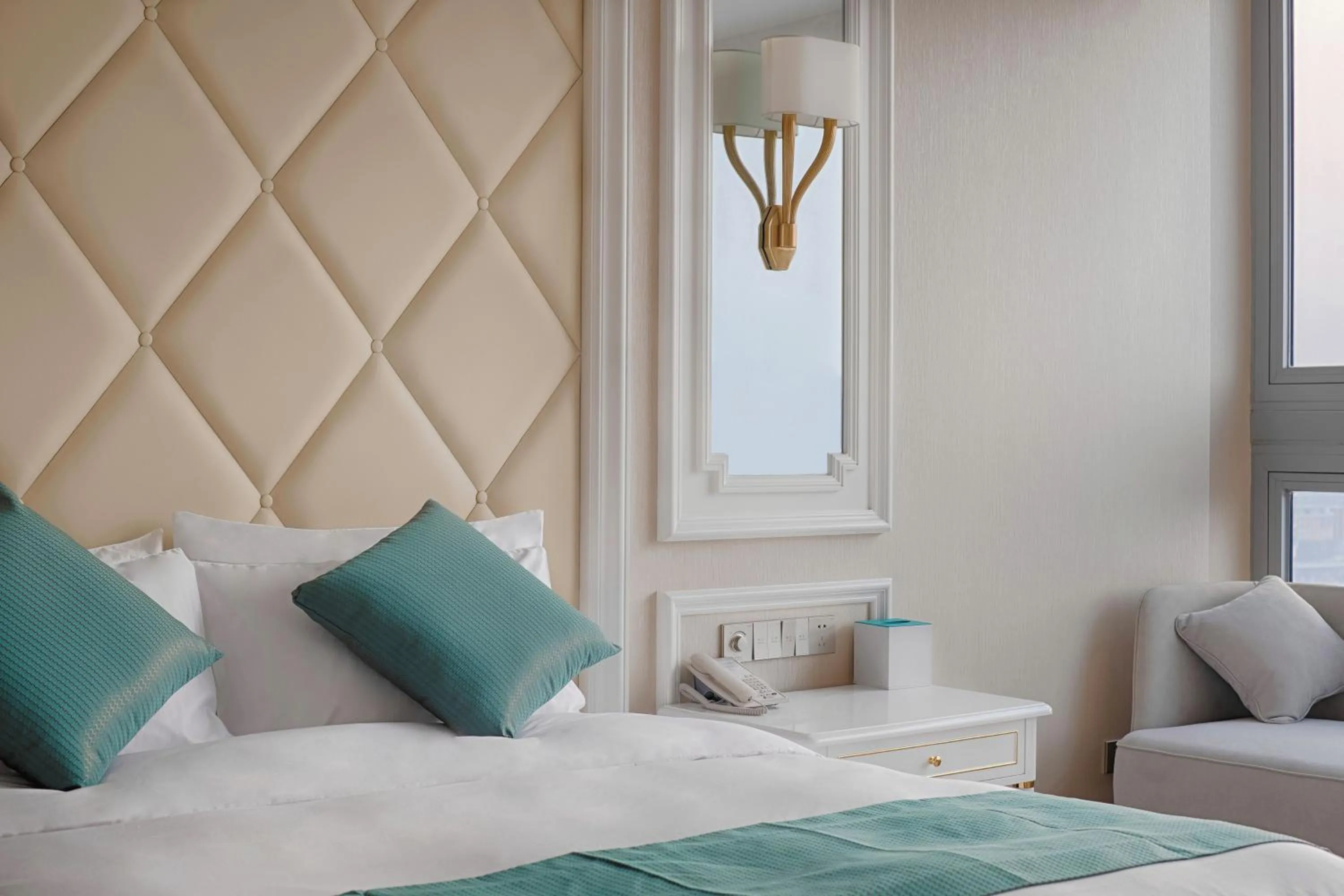 Bed in Wuhu Suning Universal Hotel