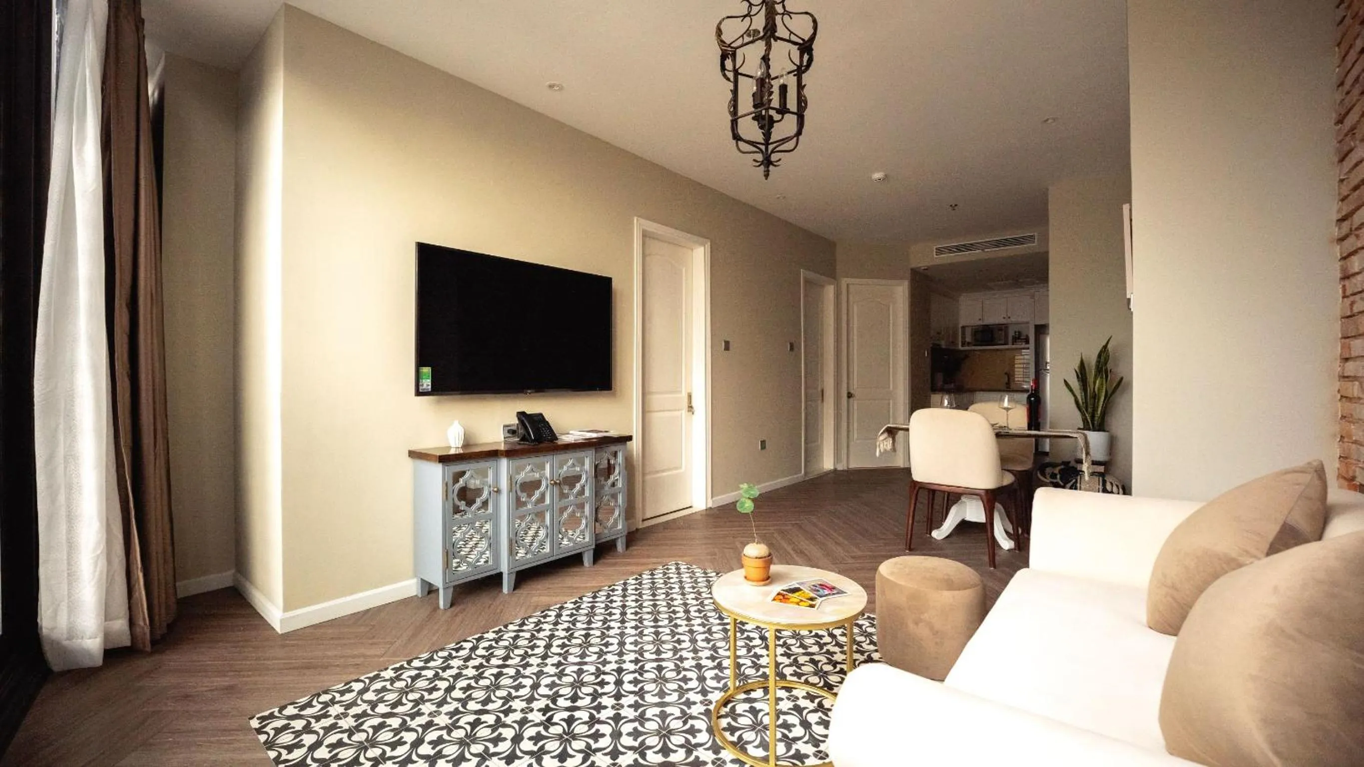 Communal lounge/ TV room in Celine Living - Central