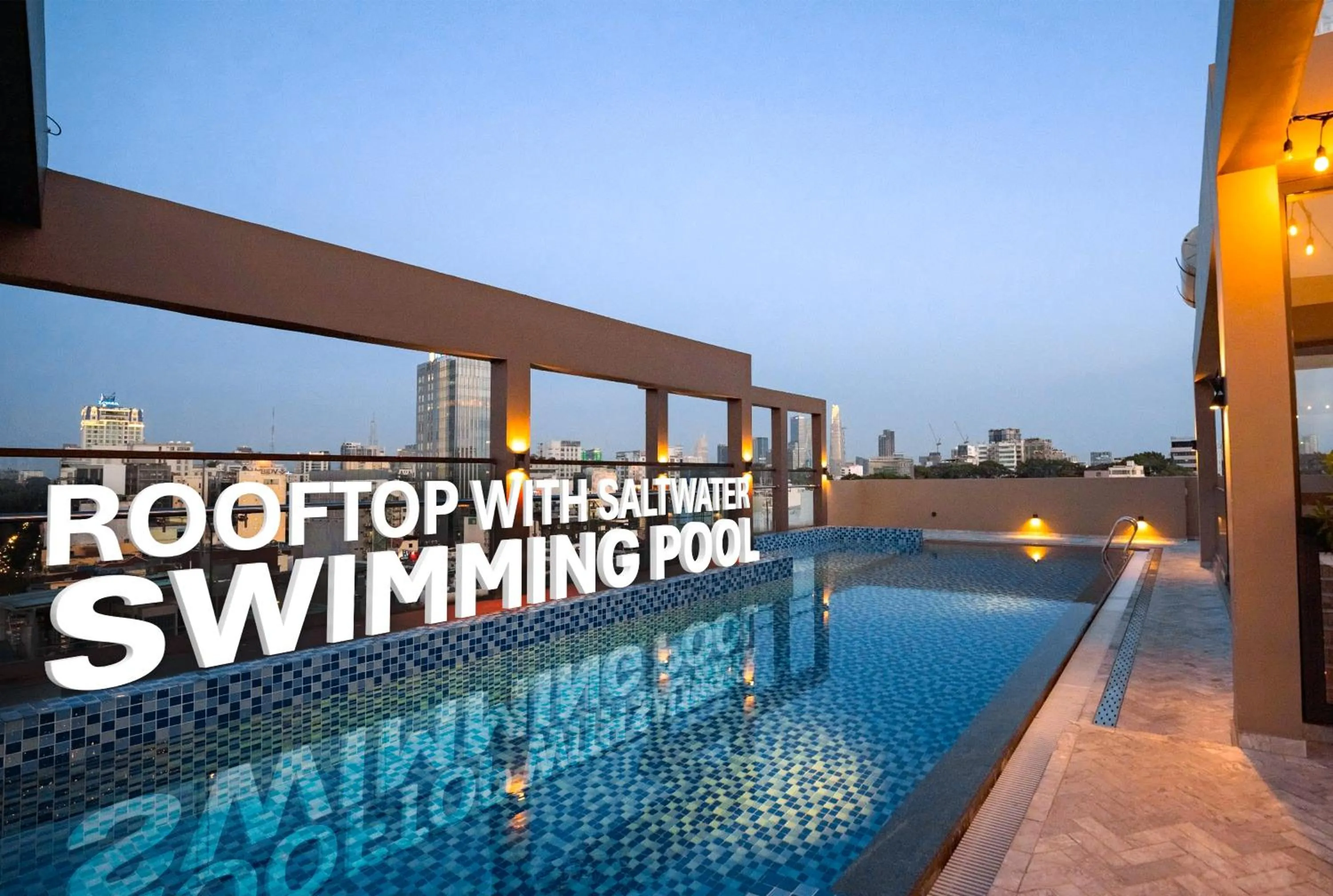 Swimming pool in Celine Living - Central