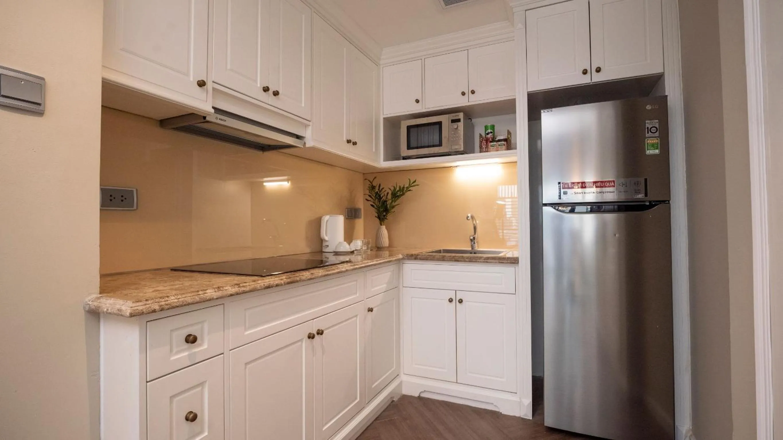 Kitchen or kitchenette in Celine Living - Central