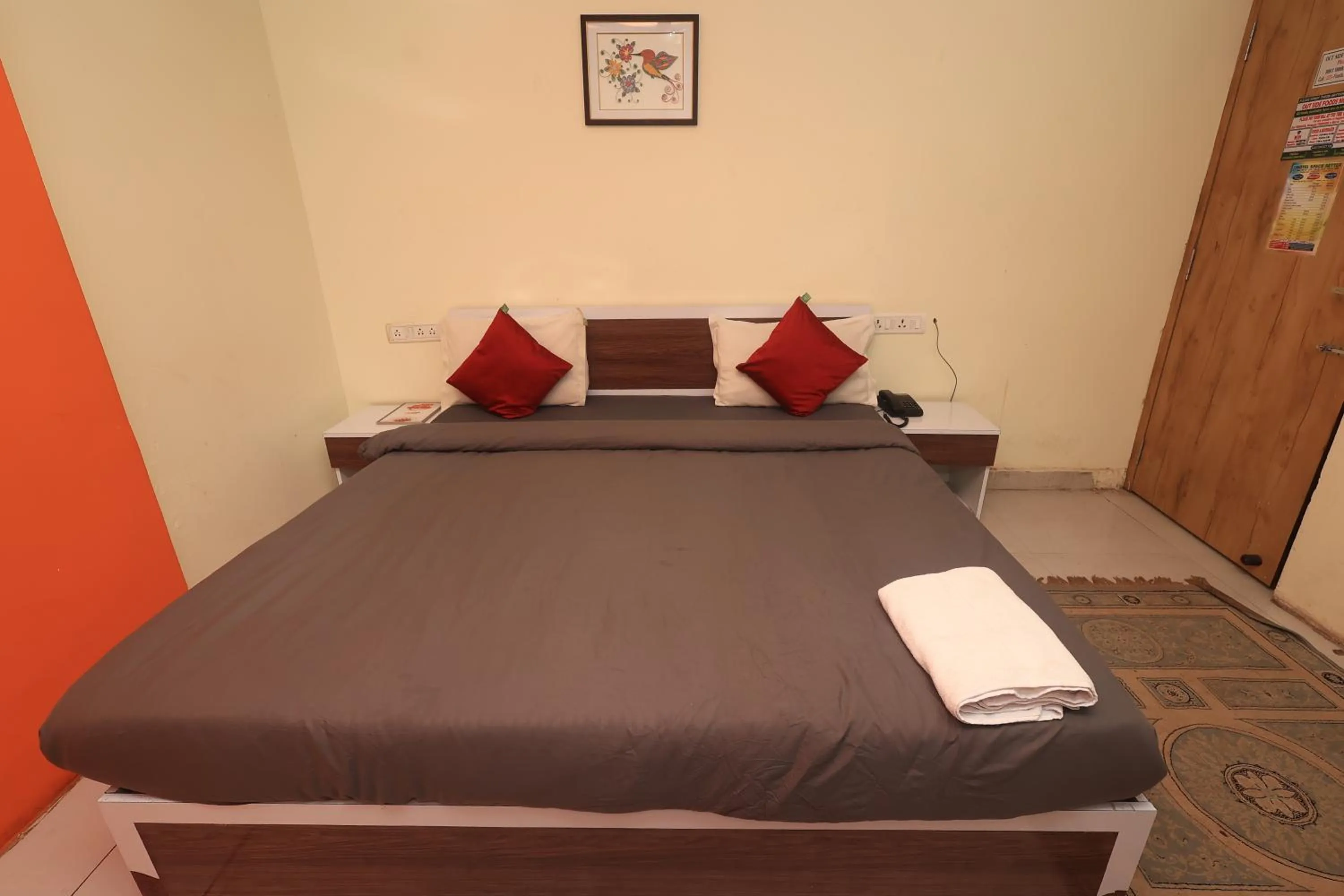 Bed in HOTEL SPACE SETTER