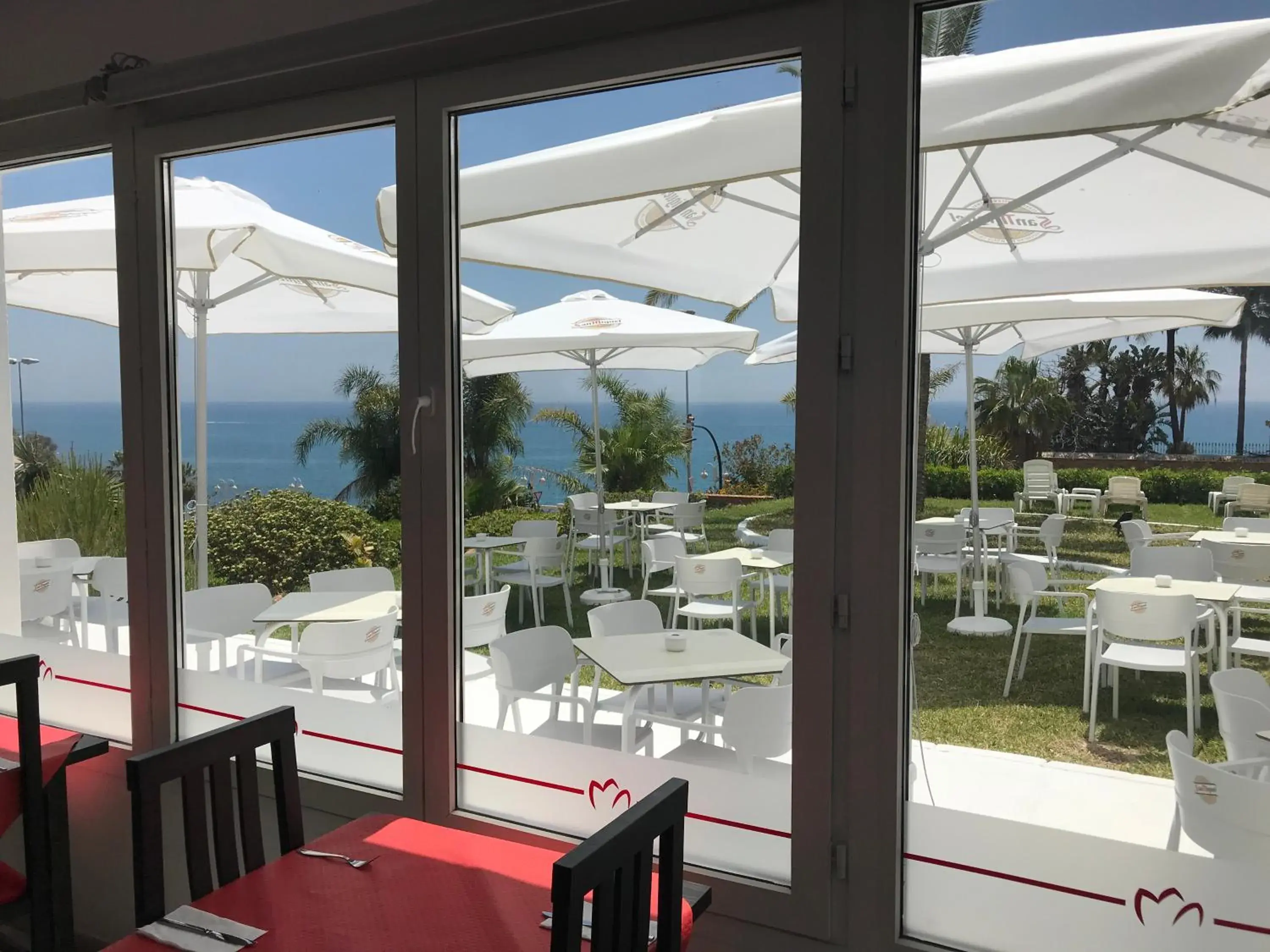 Restaurant/places to eat in First Flatotel International Restaurant/places to eat in First Flatotel International