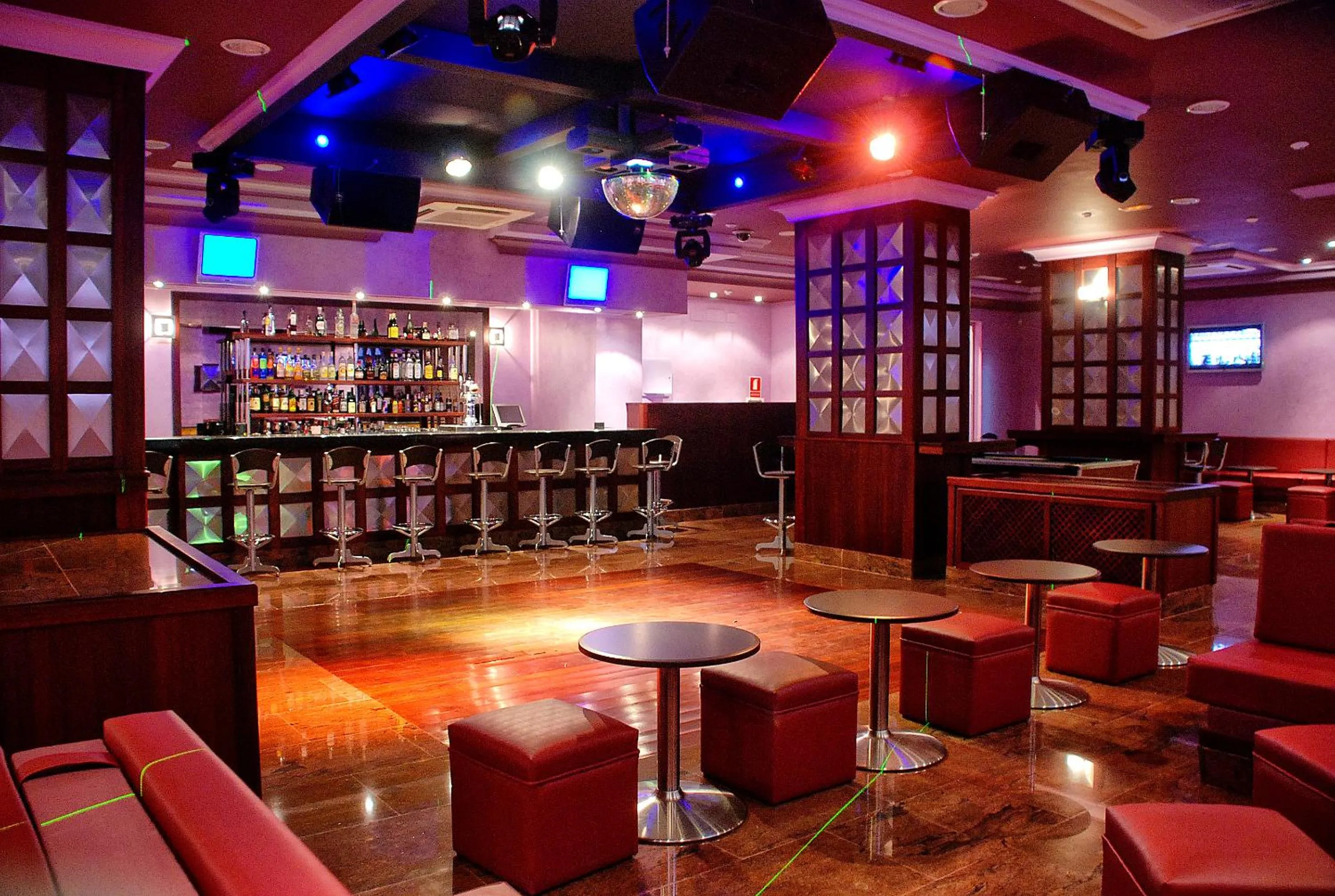 Lounge or bar in First Flatotel International