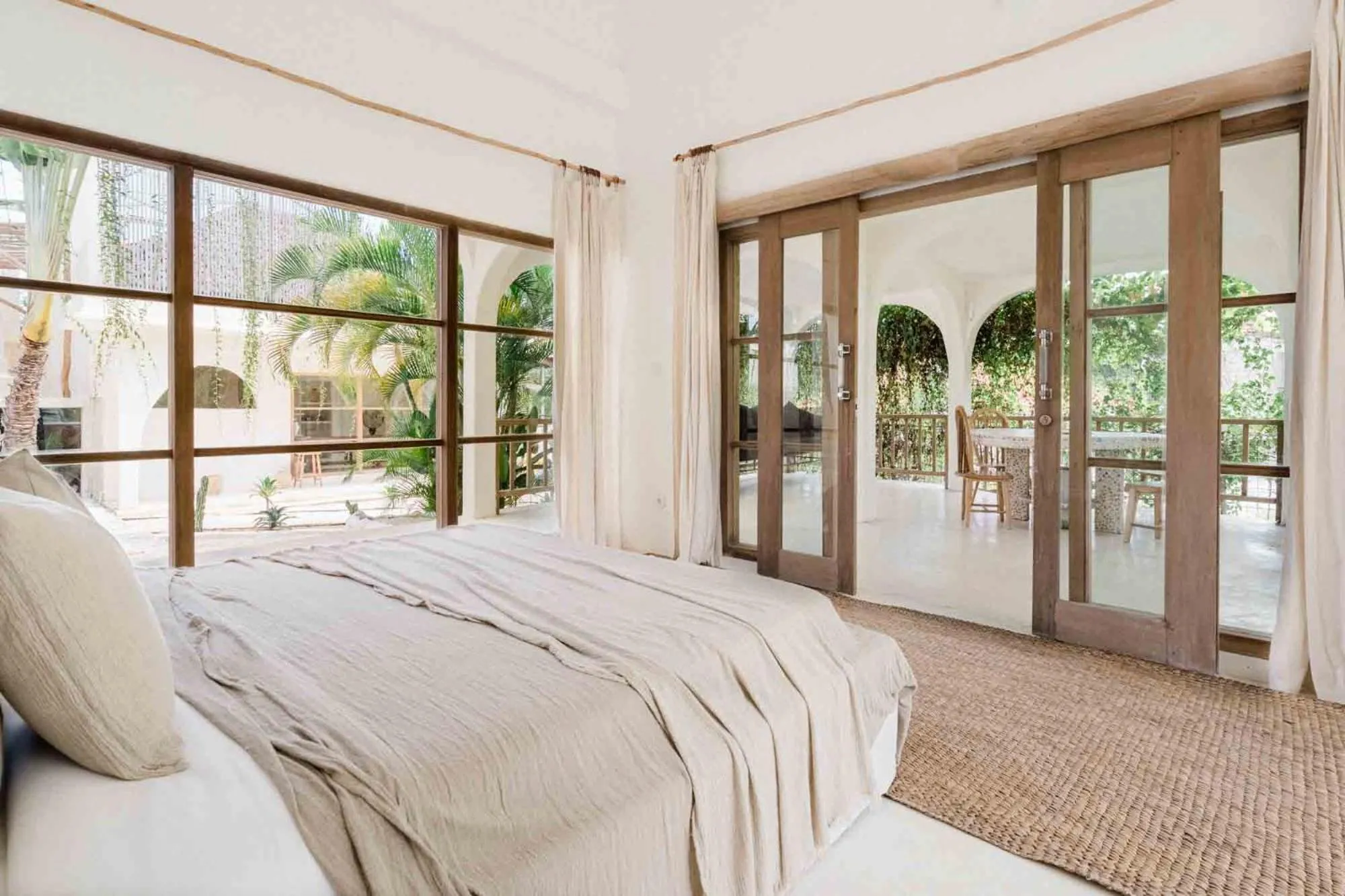 View (from property/room), Bed in Hotel Sages