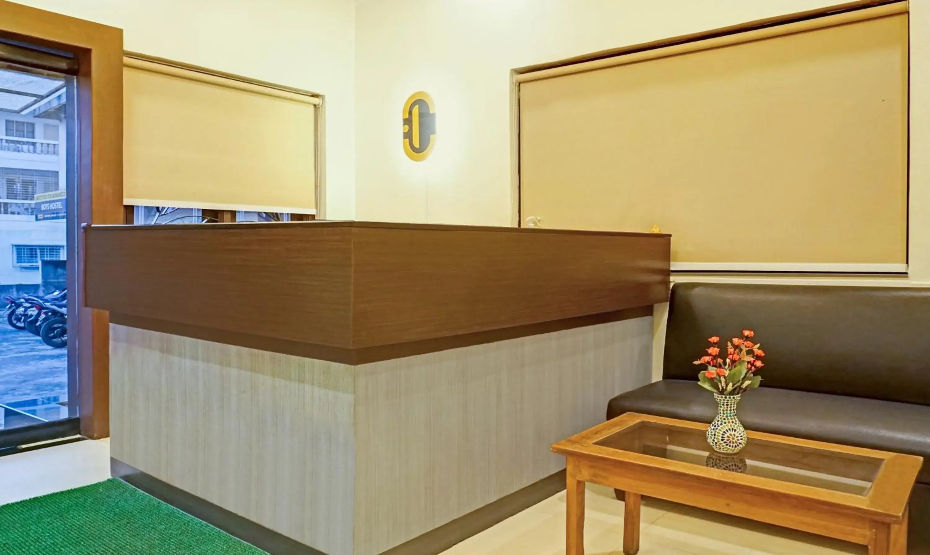 Lobby or reception in Itsy Hotels Crown Inn Lobby or reception in Itsy Hotels Crown Inn