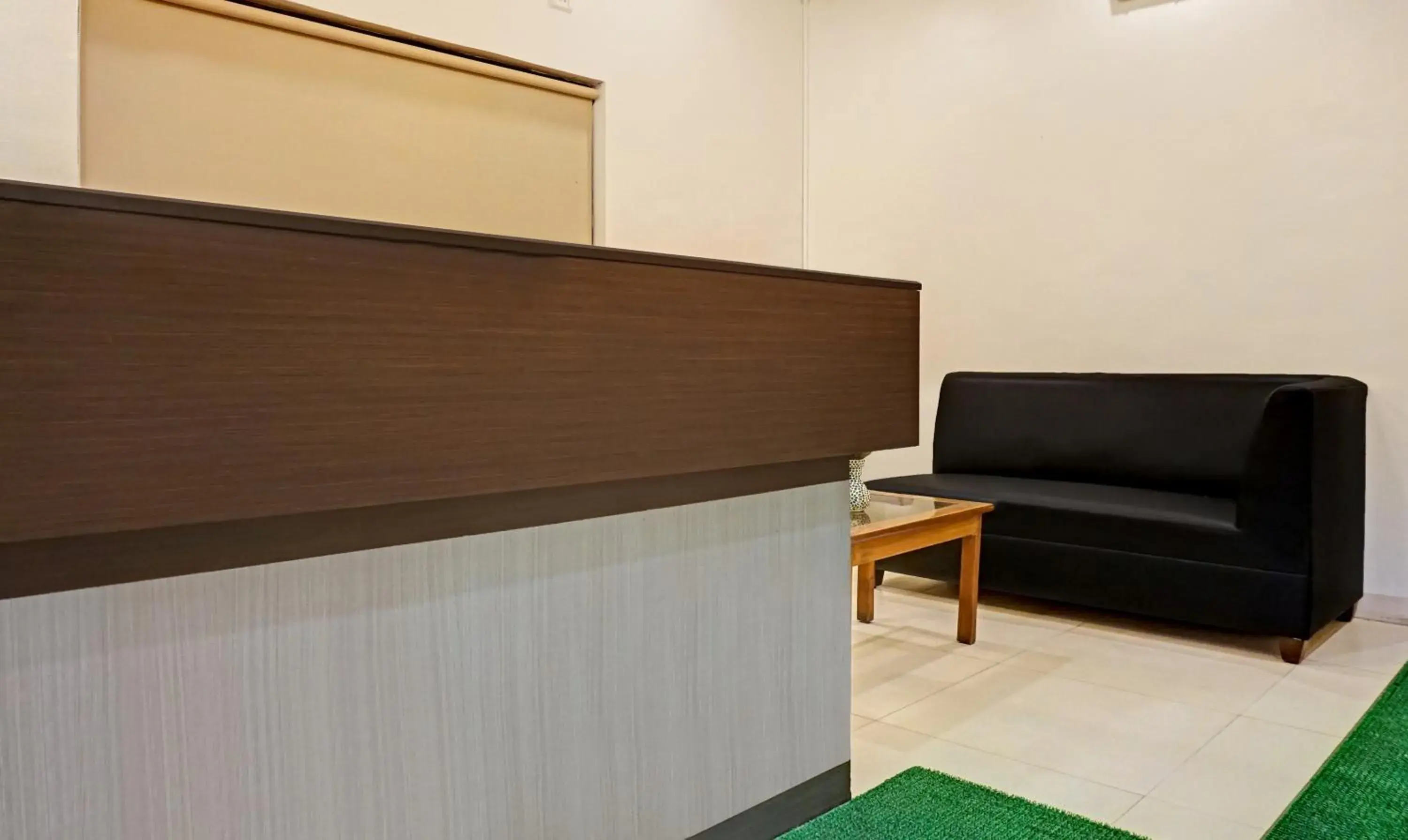 Lobby or reception in Itsy Hotels Crown Inn Lobby or reception in Itsy Hotels Crown Inn