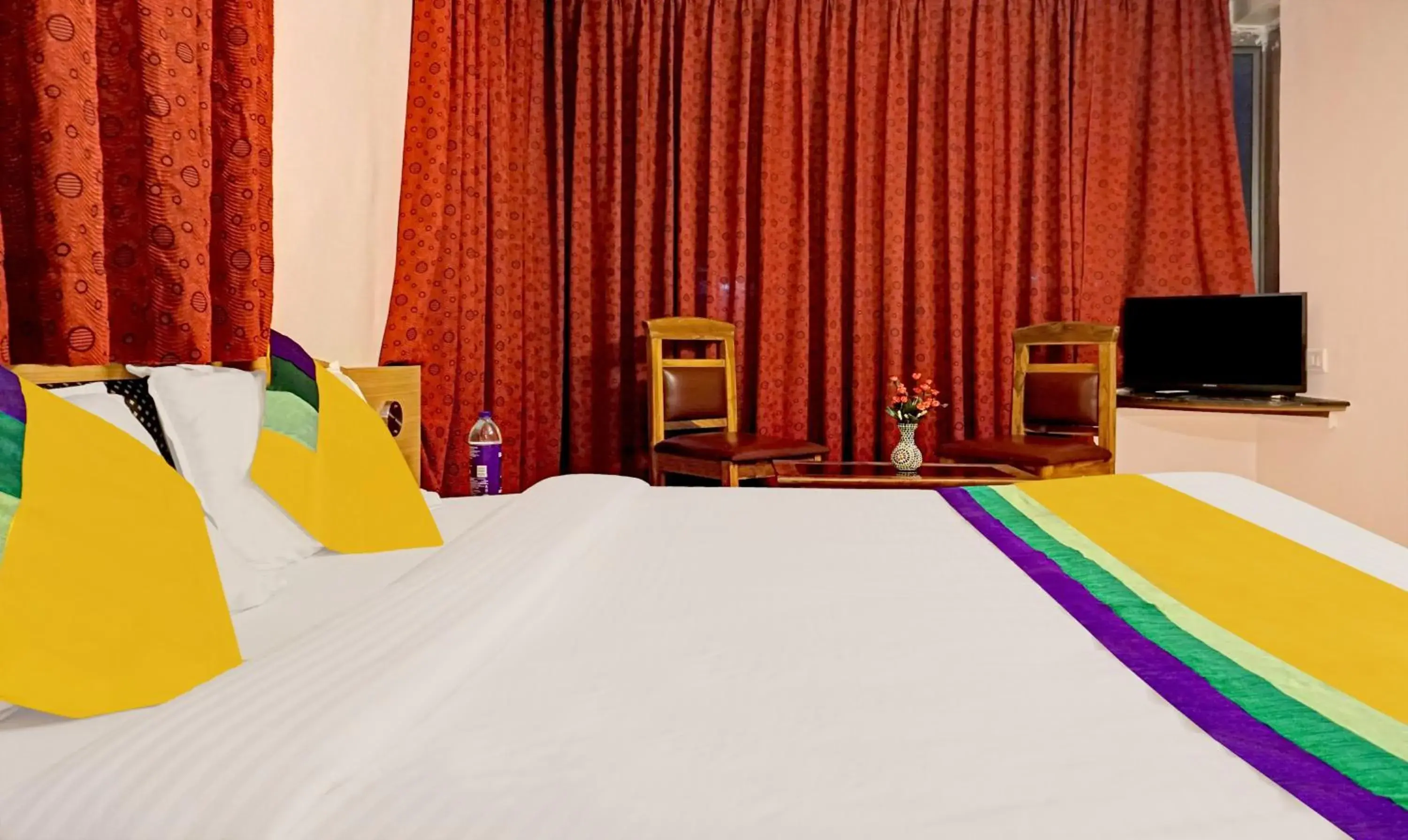 Bedroom, Bed in Itsy Hotels Crown Inn Bedroom, Bed in Itsy Hotels Crown Inn