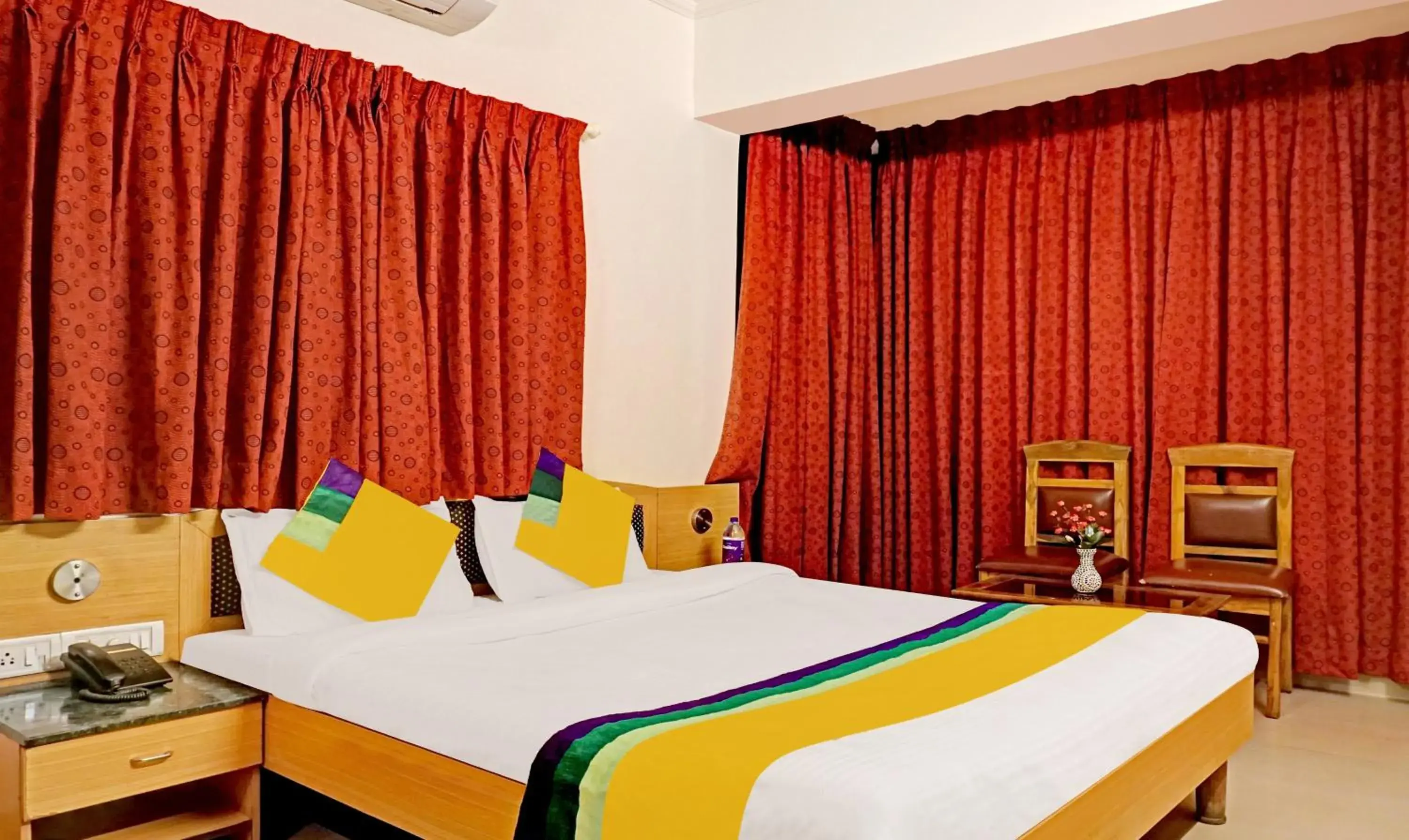 Bedroom, Bed in Itsy Hotels Crown Inn Bedroom, Bed in Itsy Hotels Crown Inn